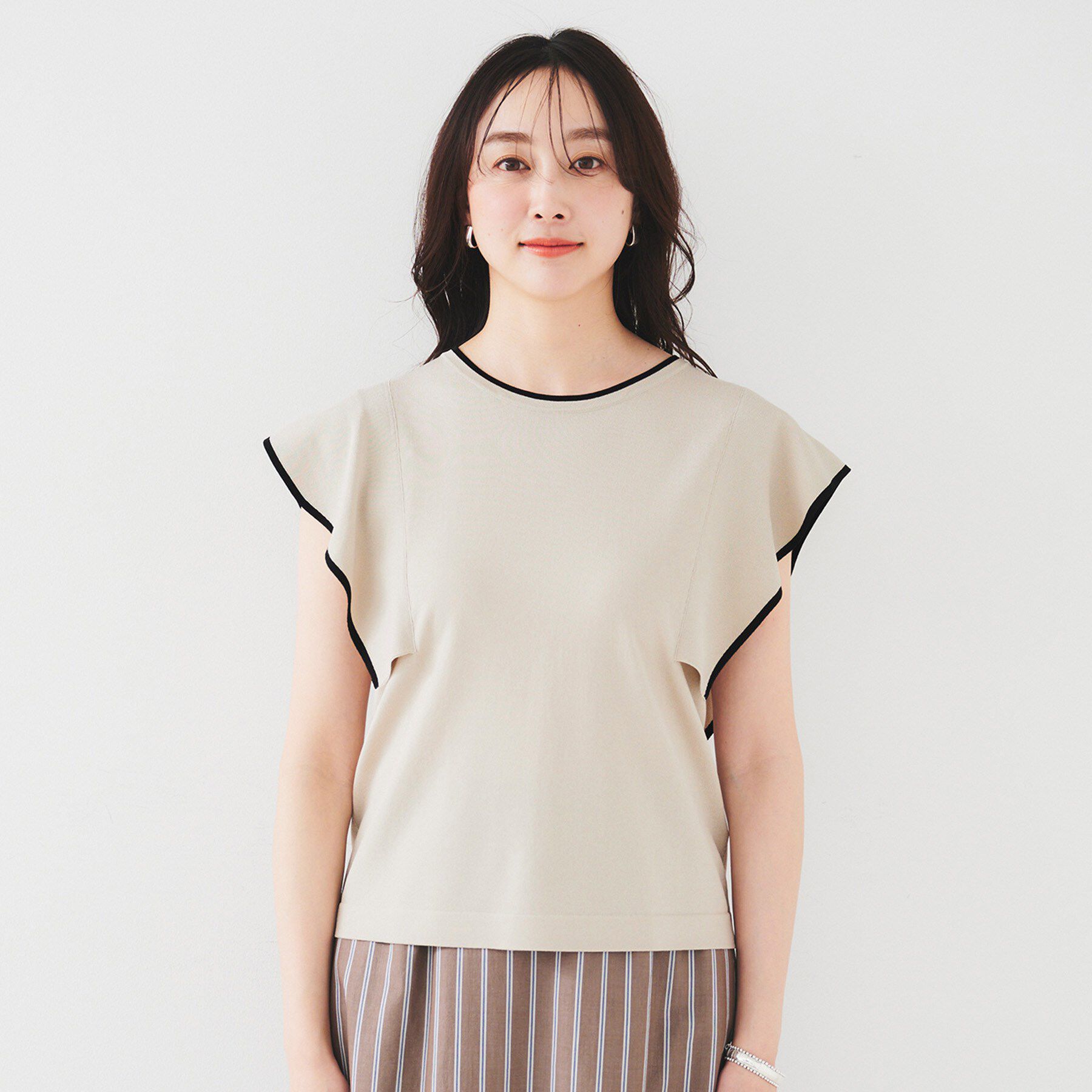 UNTITLED「【きれいめ/二の腕カバー】フリルノースリーブニット」|ニット・セーター|