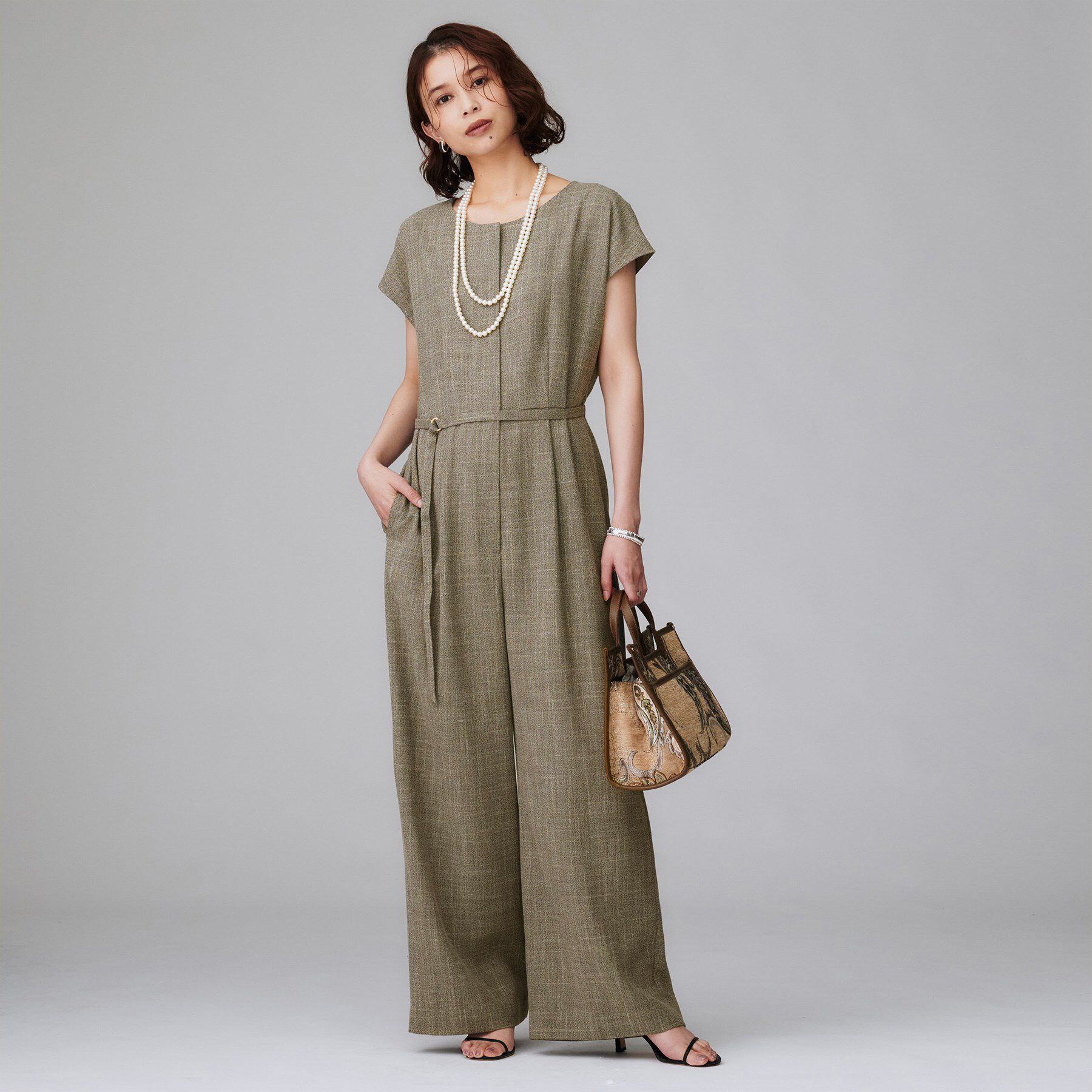 UNTITLED「【接触冷感/オールインワン/洗える】梳毛調合繊コンビネゾン」|オールインワン|ライトベージュ(05