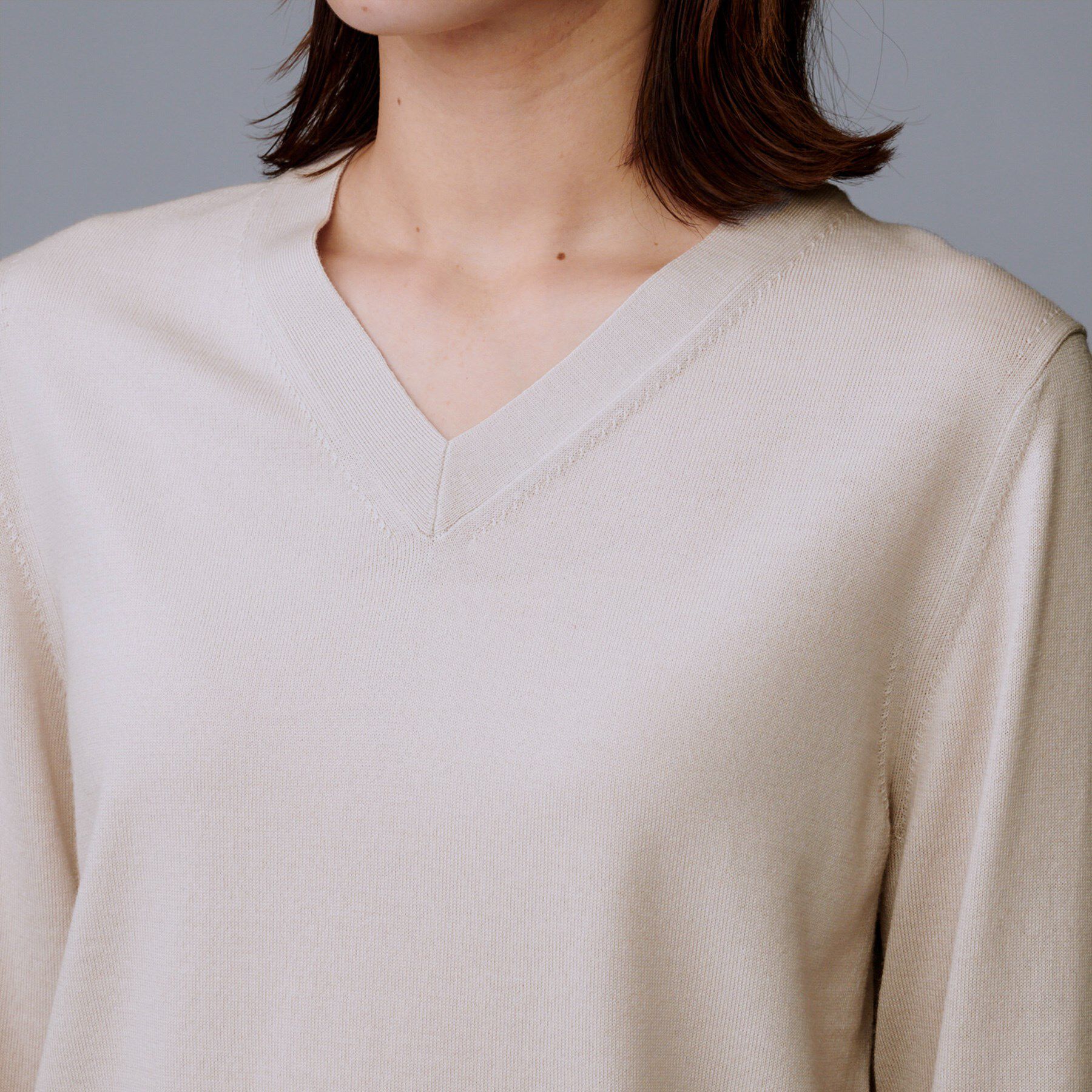 UNTITLED「【洗える/ウール100%】Vネックウールニット」|ニット・セーター|