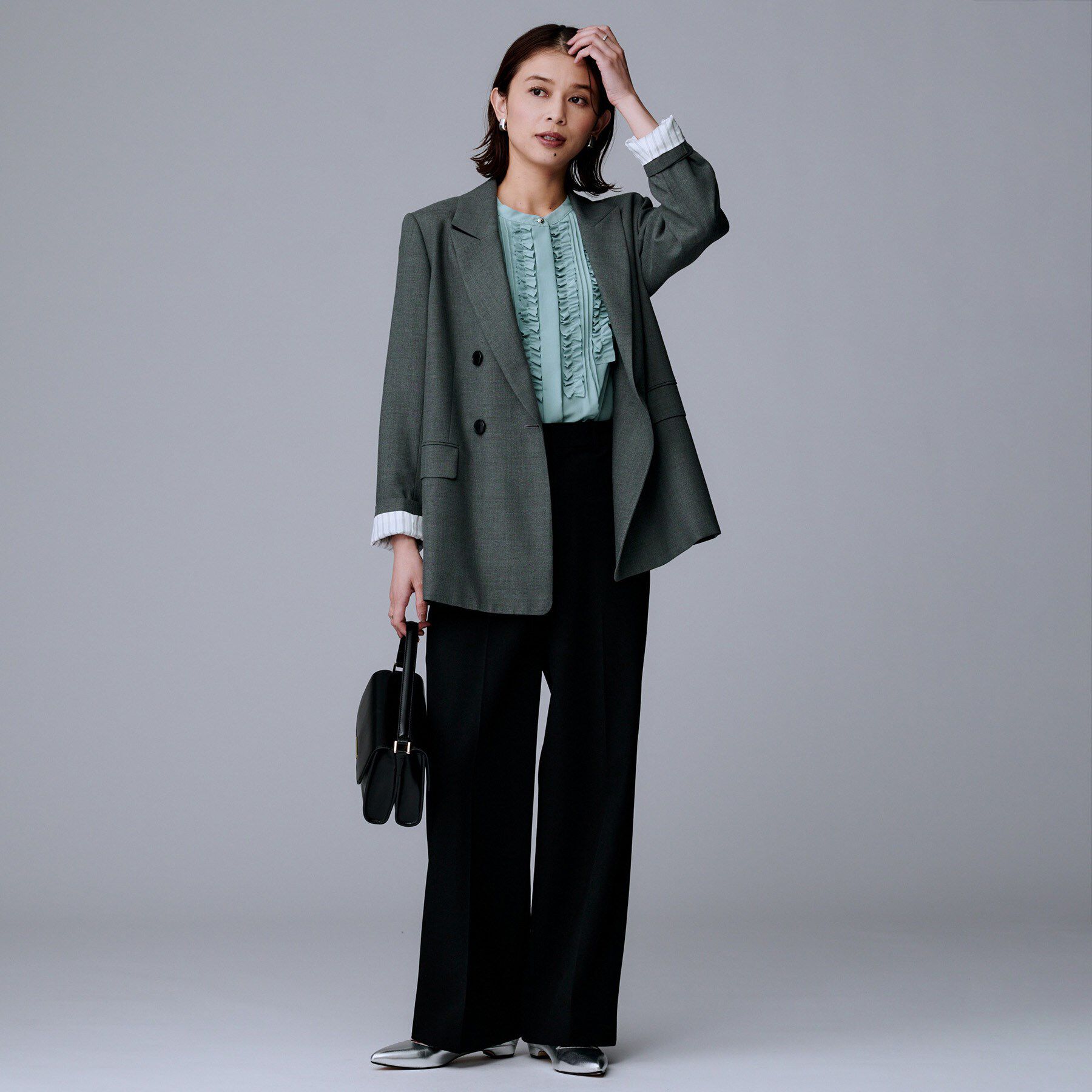 UNTITLED「【1枚で着映え/オンオフ着回し】フリルサテンブラウス」|シャツ・ブラウス|