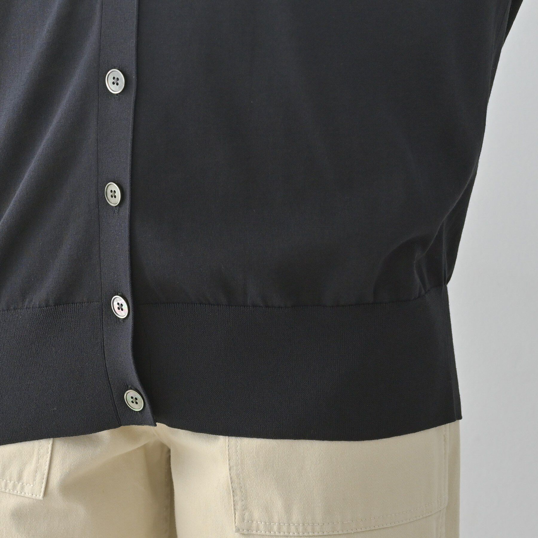 UNTITLED「シアーVネックカーディガン」|カーディガン|