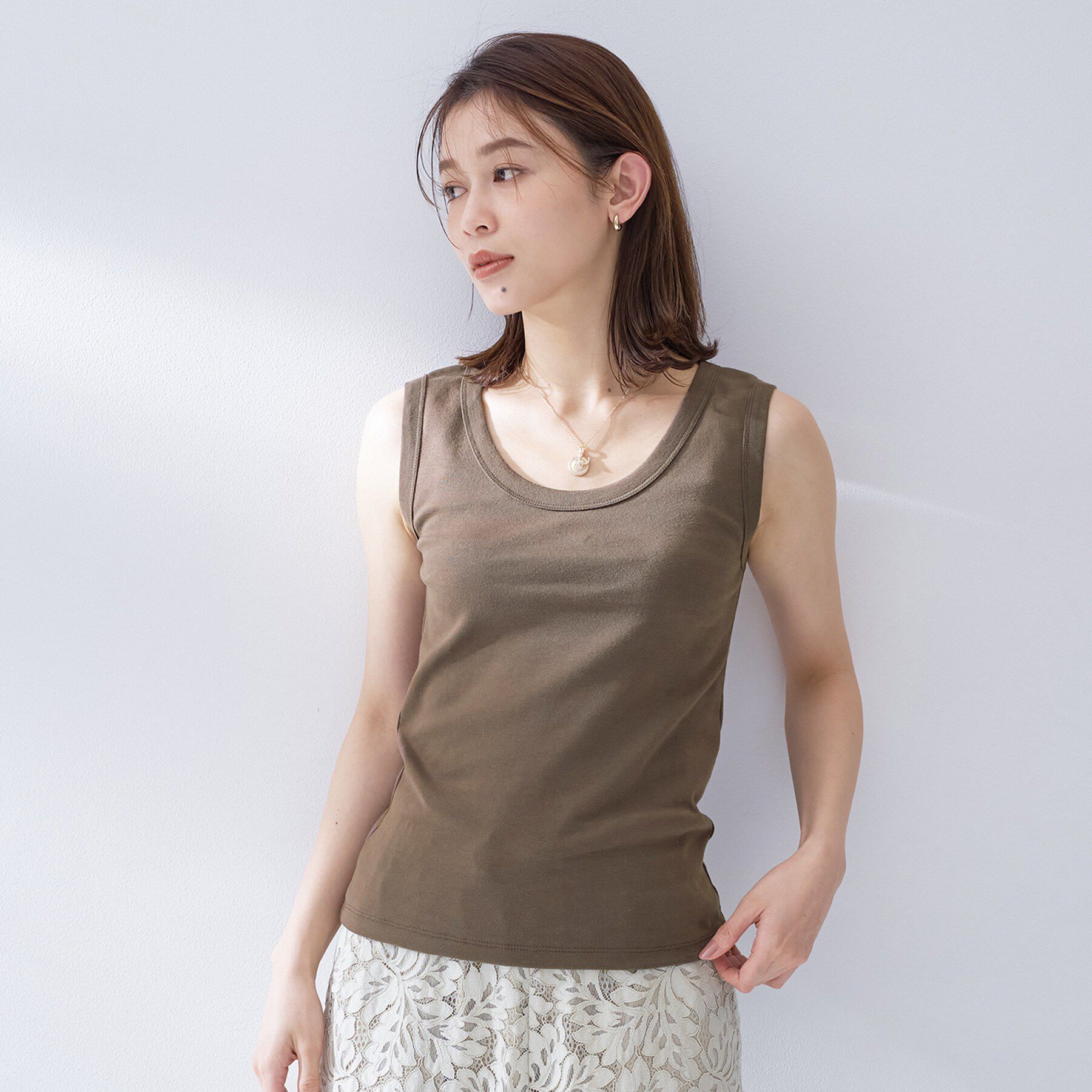 UNTITLED「【Liyoca】ベーシックタンクトップ」|キャミソール|ブラウン(043)