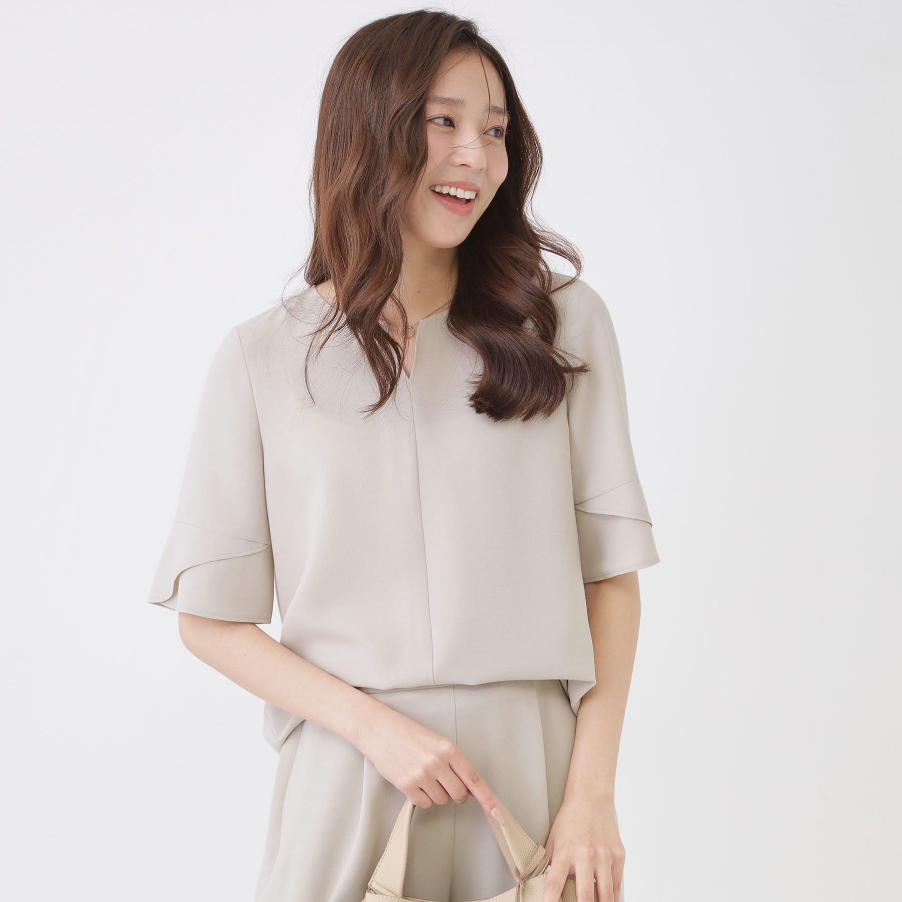 COUP DE CHANCE「【手洗い可／日本製／セットアップ可】キーネックブラウス」|シャツ・ブラウス|ベージュ(052)