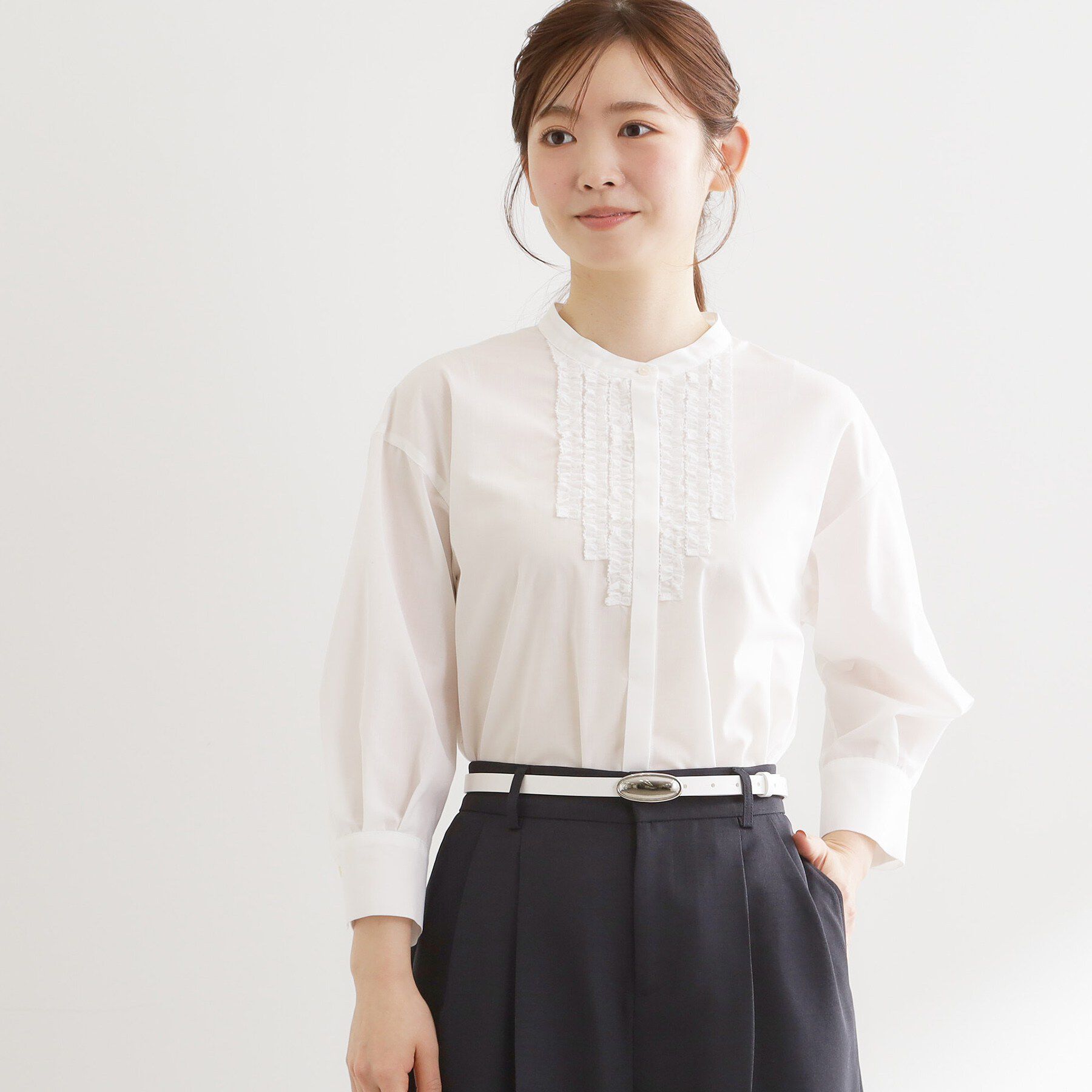 Reflect「【接触冷感】八分袖フロントフリルブラウス」|シャツ・ブラウス|ホワイト(001)