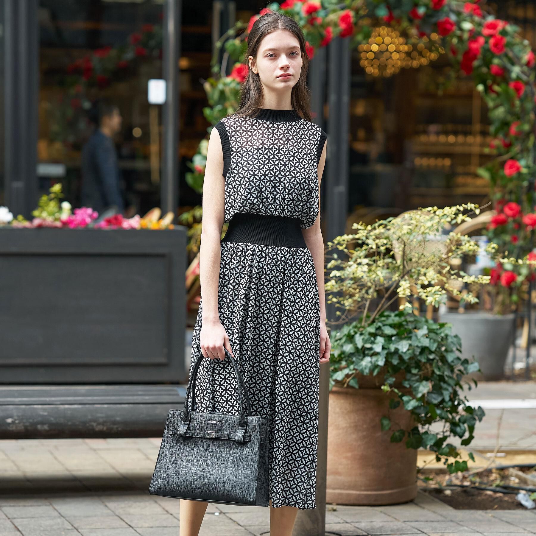 DRESSTERIOR「【ウォッシャブル】オーバーラップサークル シアーノースリーブドレス」|ワンピース|ブラック系(152)