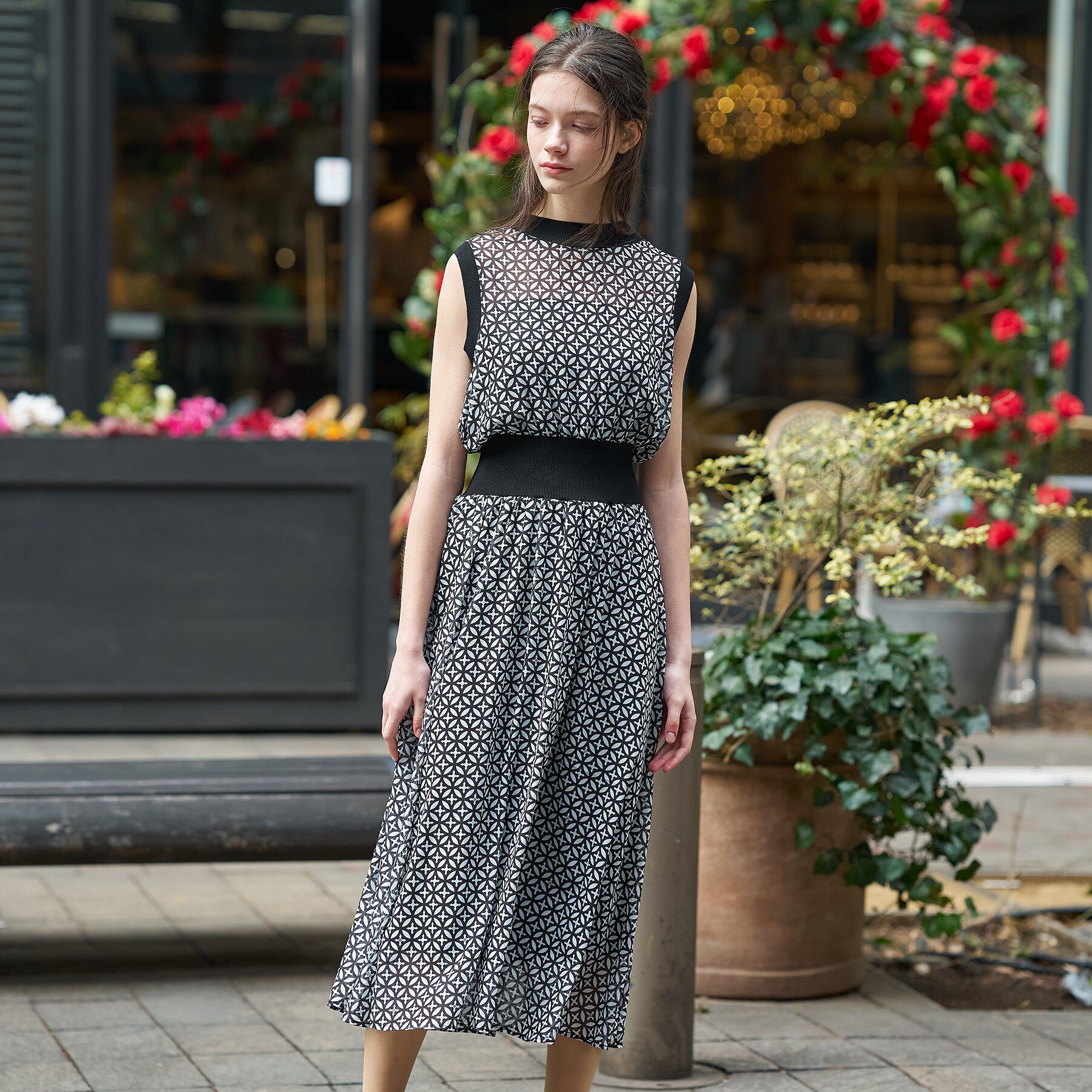 DRESSTERIOR「【ウォッシャブル】オーバーラップサークル シアーノースリーブドレス」|ワンピース|