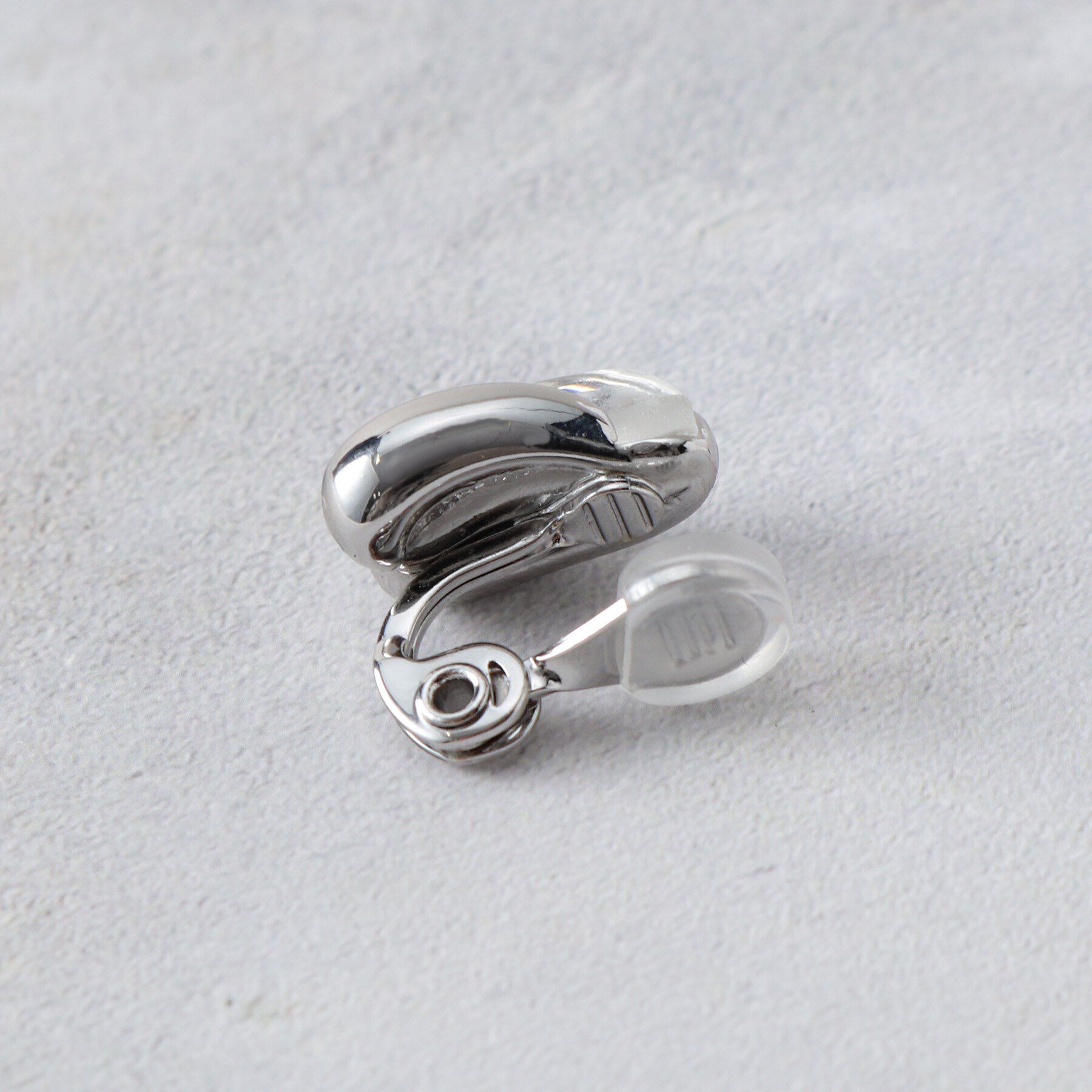 grove「カラーメタルイヤリング」|イヤリング|