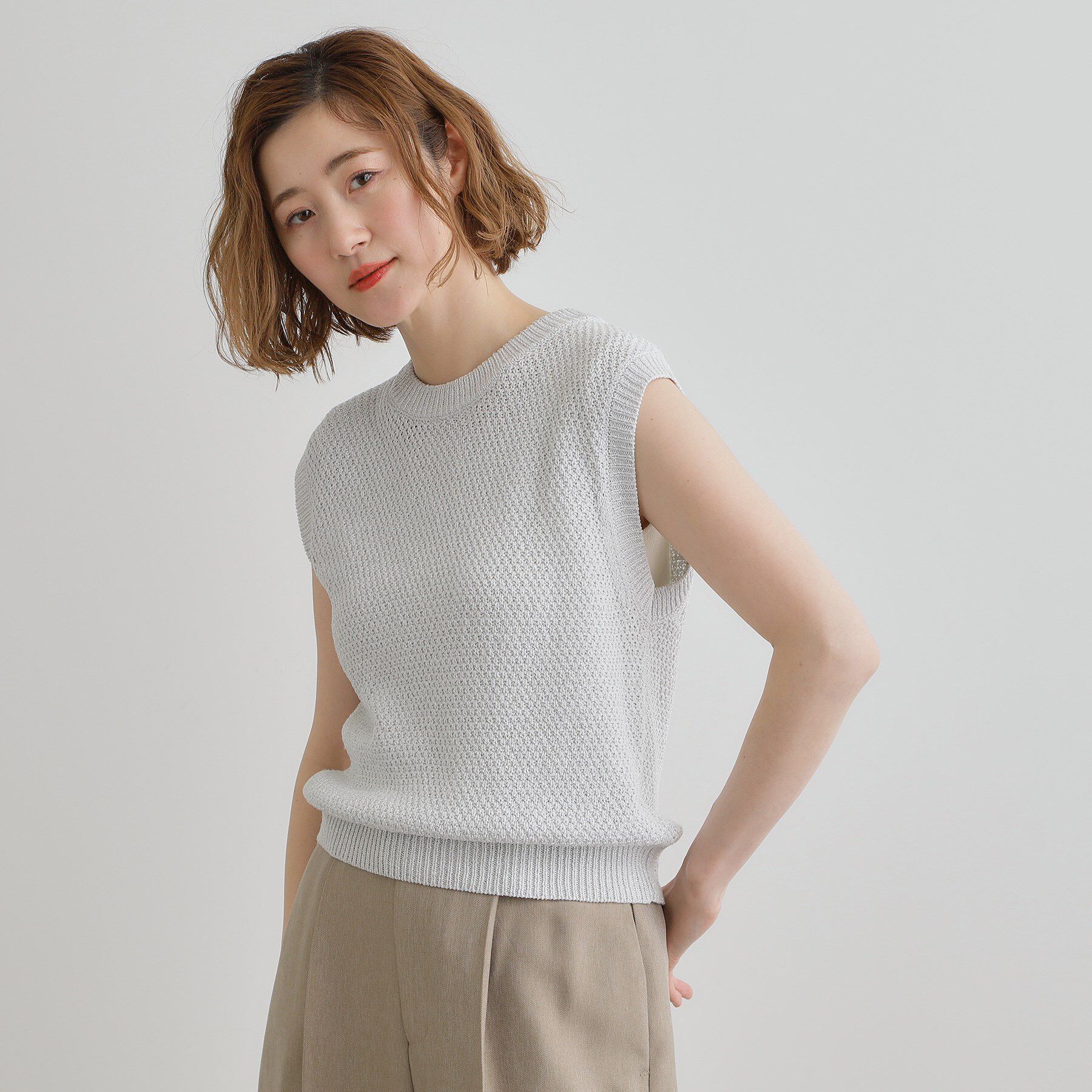 grove「ラメの上品な輝きが魅力 ラメカノコスリーブレスニット」|ニット・セーター|