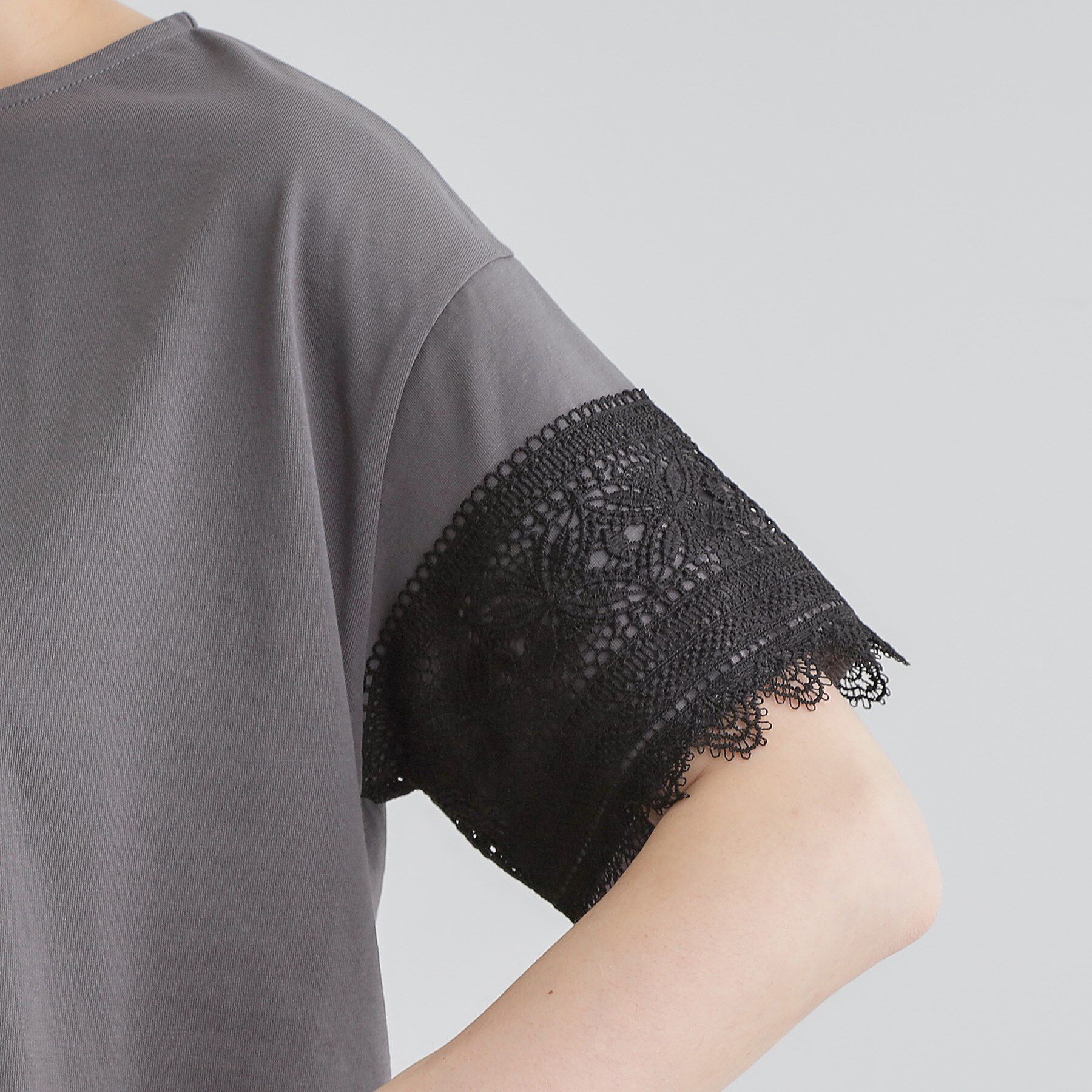 grove「【洗える/二の腕カバー】上品なレースで叶える、きちんと見えの夏Tシャツ」|Tシャツ・カットソー|