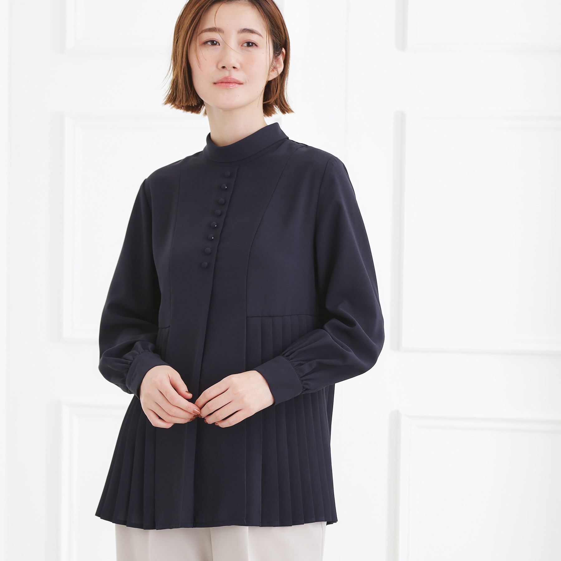 grove「【マシンウォッシュ/防シワ/UVカット】裾プリーツ取り外しボウタイブラウス」|シャツ・ブラウス|