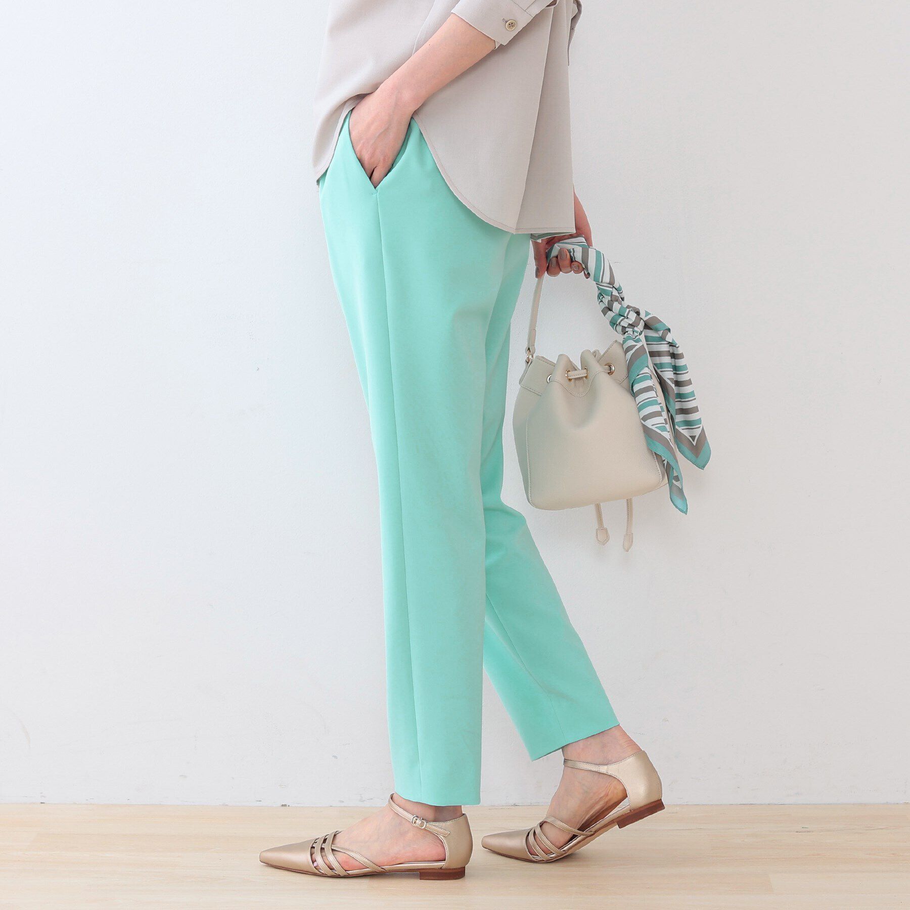 INDIVI「【褒められパンツ】ストレッチ タックテーパードパンツ」|その他|