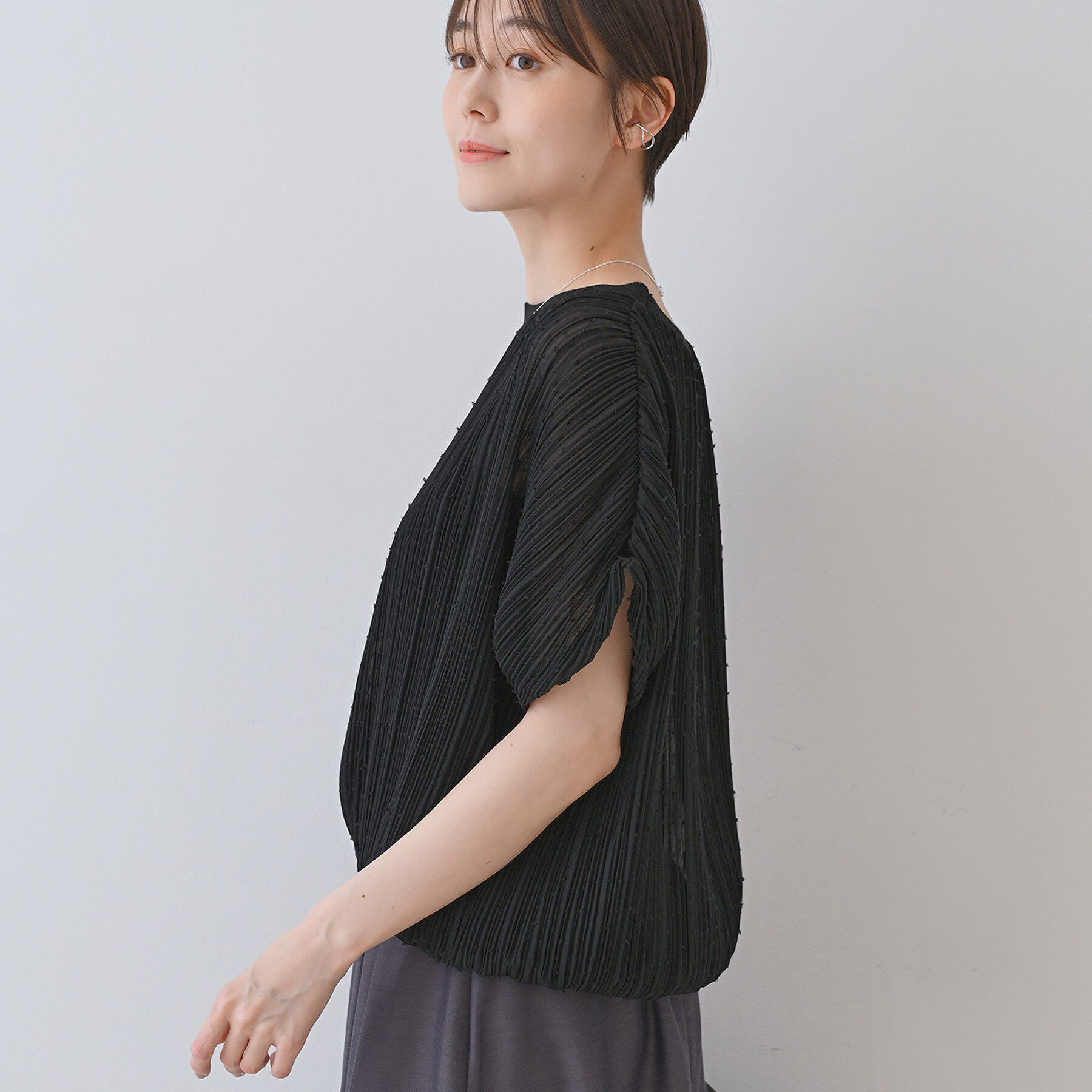 INDIVI「【洗える／ドット柄／凹凸素材】プリーツデザインブラウス」|シャツ・ブラウス|