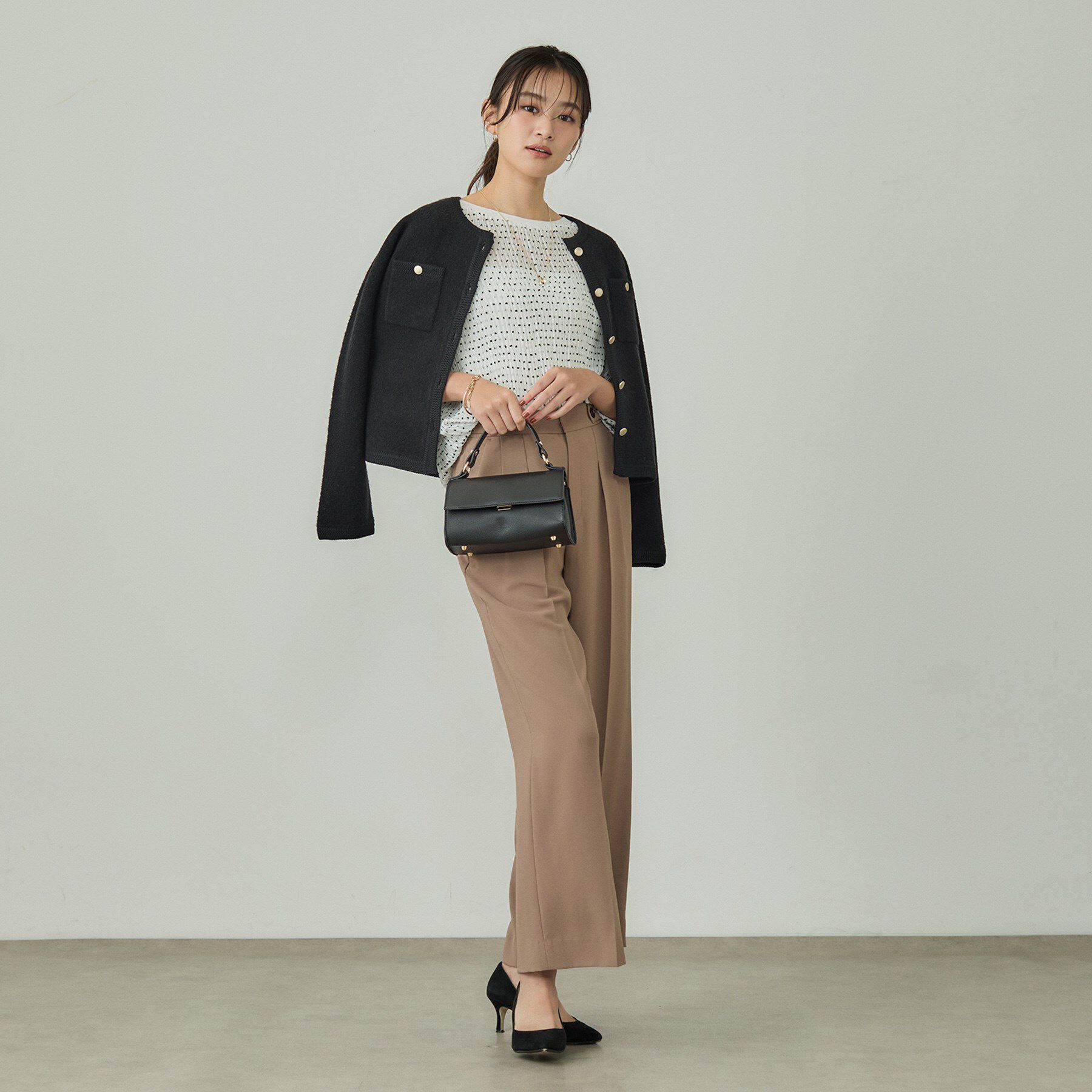 INDIVI「【洗える／ドット柄／凹凸素材】プリーツデザインブラウス」|シャツ・ブラウス|