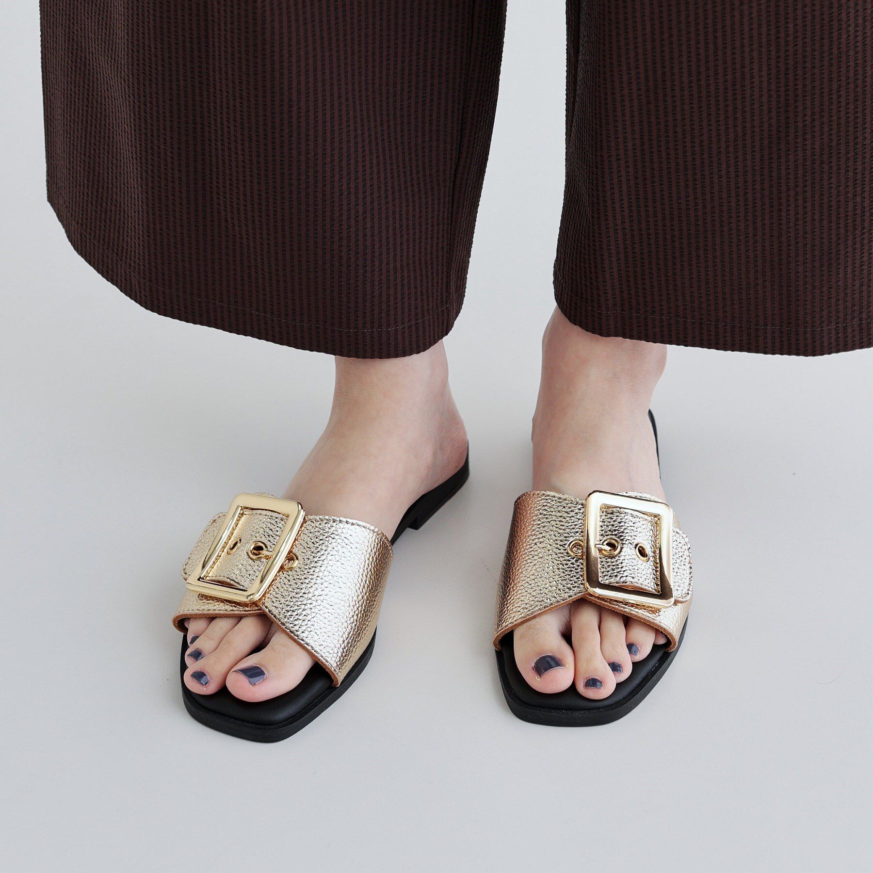 GALLEST「【VINILO】バックル サンダル」|サンダル|ゴールド(007)
