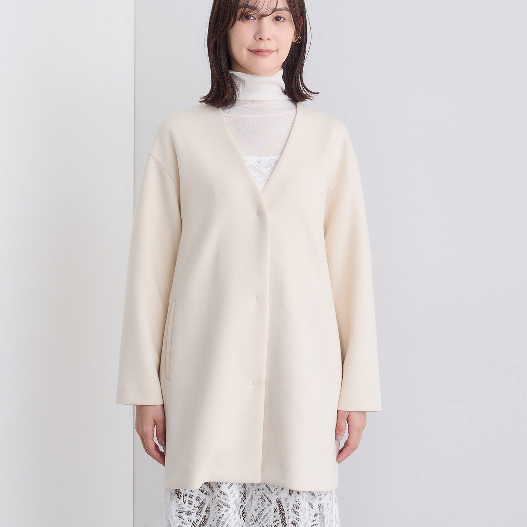 INDIVI「【秋／軽羽織り】ノーカラーミドル丈ライトコート」|ノーカラージャケット|