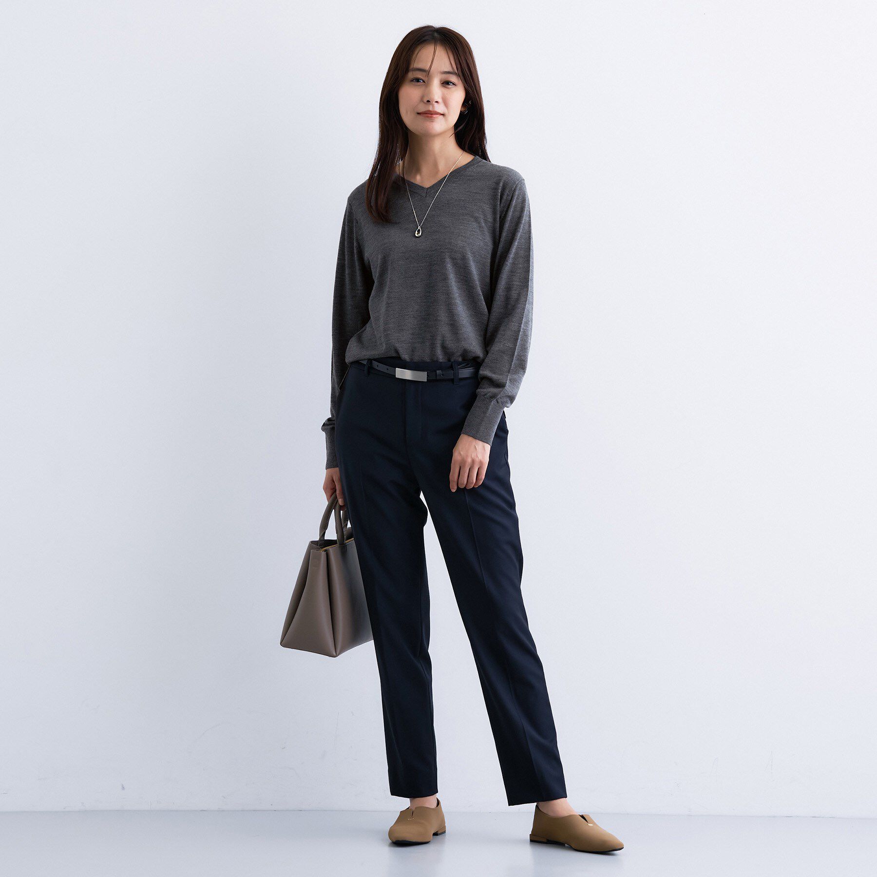 INDIVI「【洗える／毛玉になりにくい】エクストラファインウール Vネックニット」|ニット・セーター|