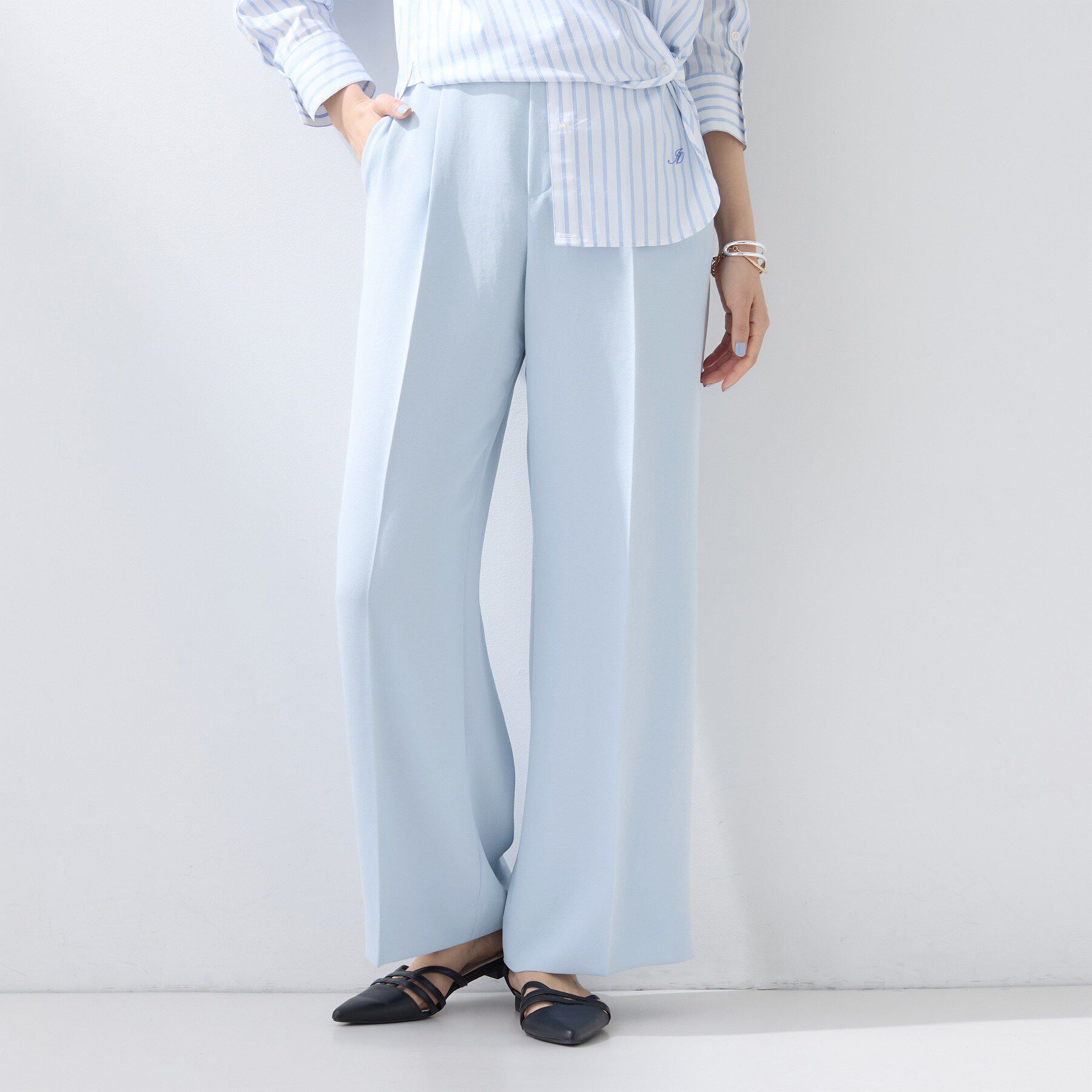 INDIVI「【洗える／UVケア／SETUP可】着る日傘ワイドパンツ」|その他|サックスブルー(09