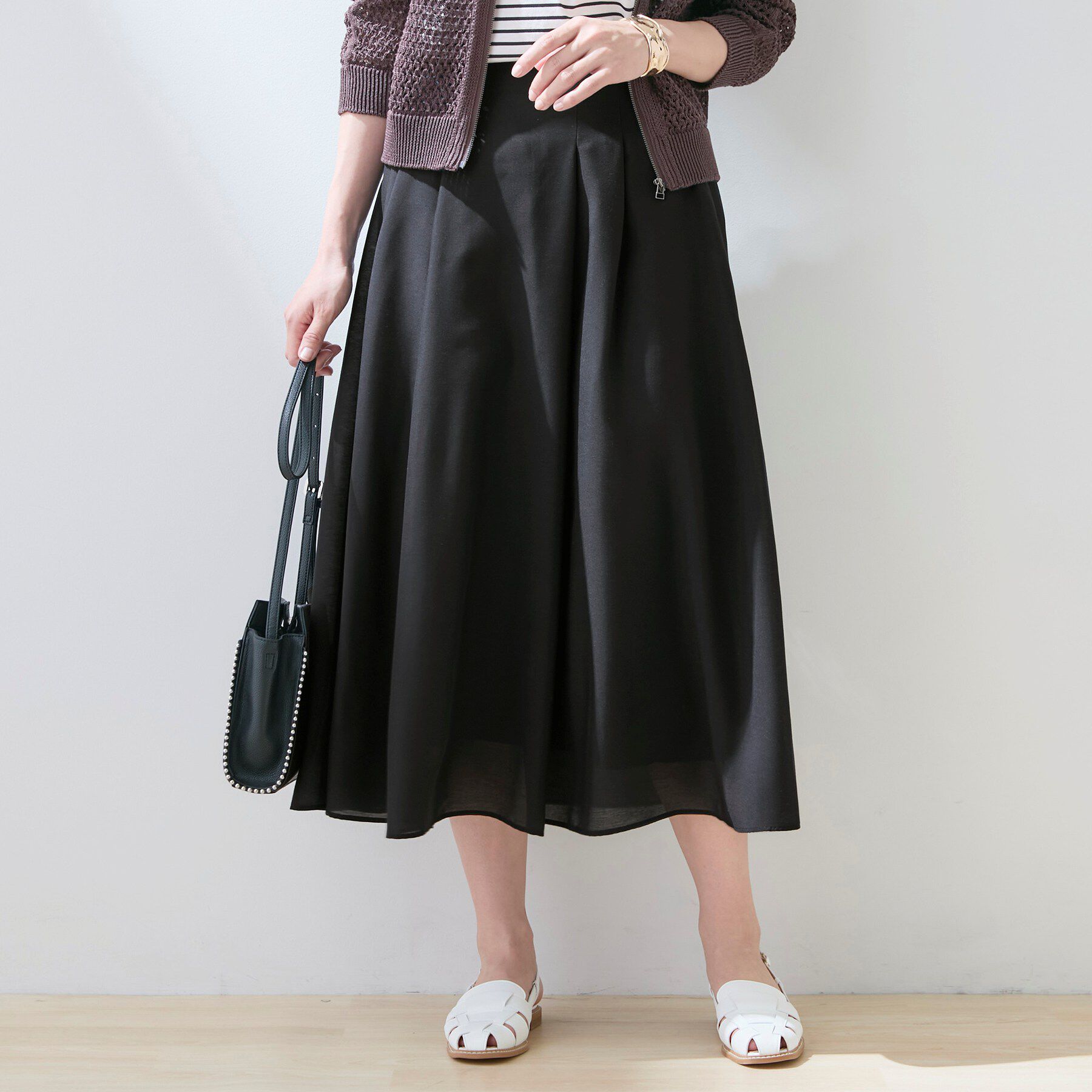 INDIVI「【洗える／SETUP可能】シアーシャンブレータックフレアスカート」|スカート|ネイビー(494)