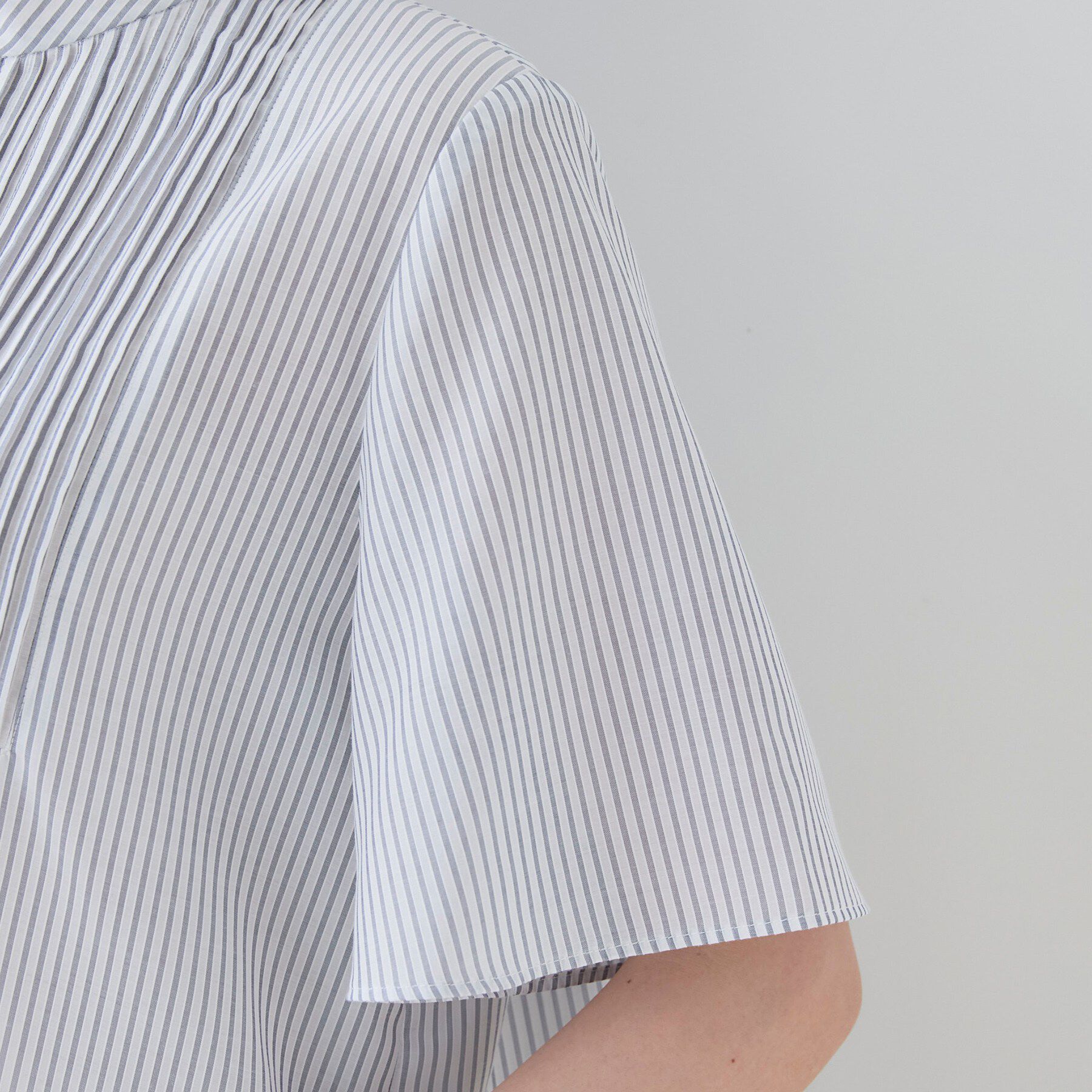 INDIVI「【洗える】シアーシャンブレーピンタックブラウス」|シャツ・ブラウス|