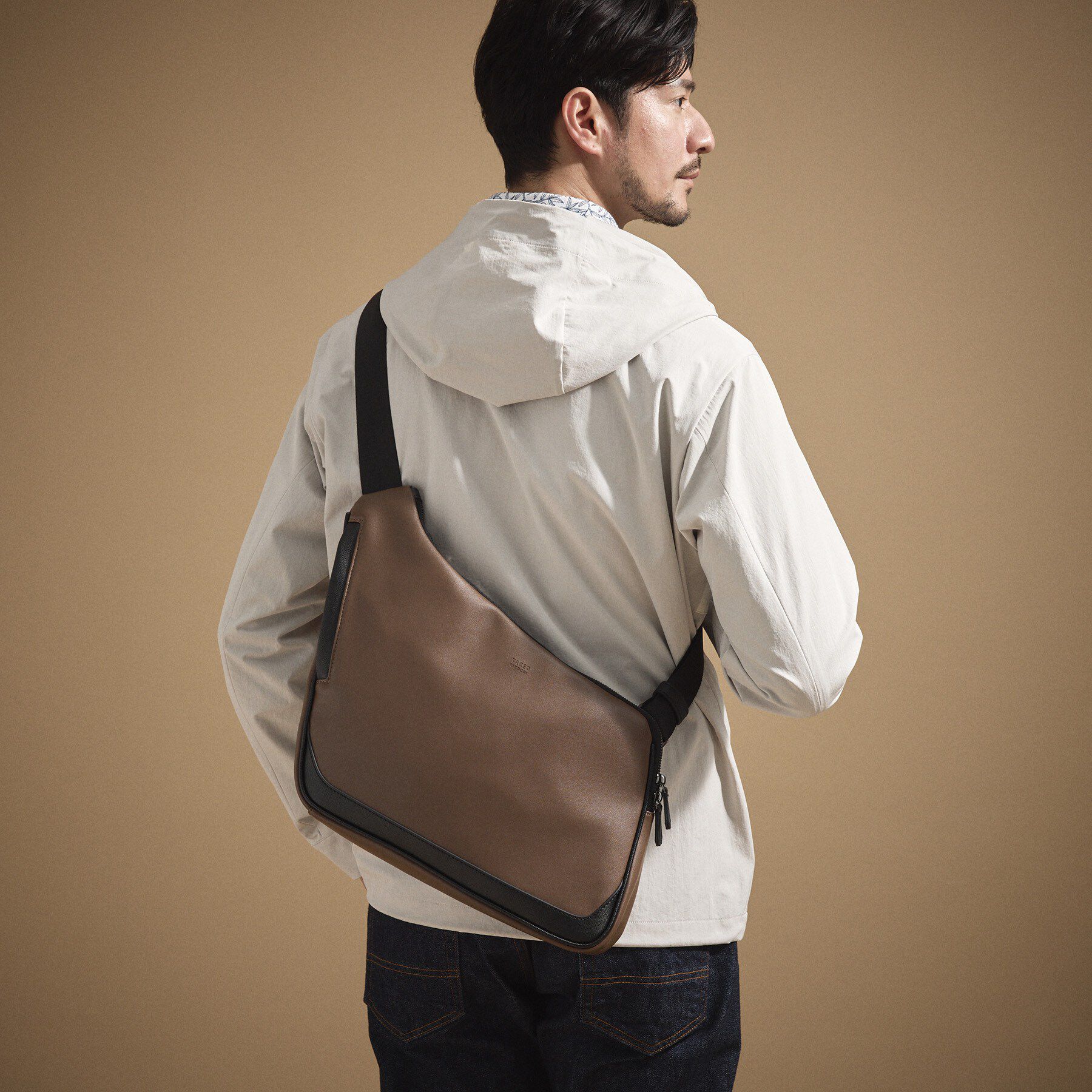 TAKEO KIKUCHI「【ペットボトル、ガジェット収納】エディターズショルダーバッグ」|ショルダー・メッセンジャー|