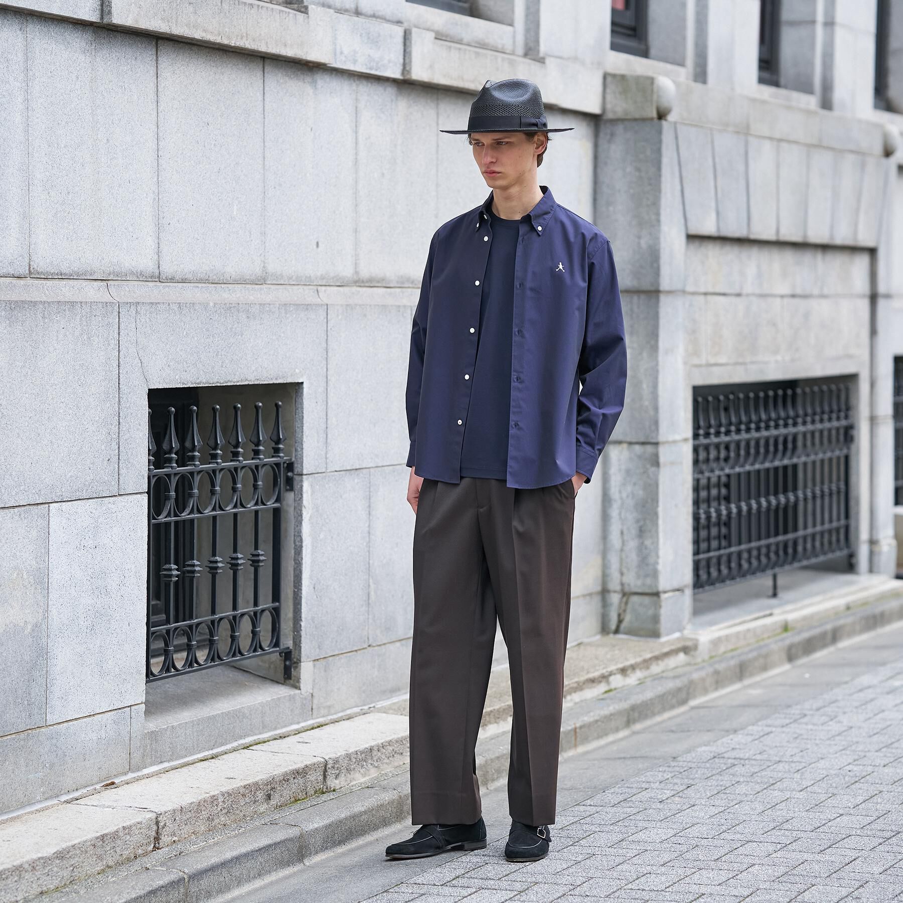 TAKEO KIKUCHI「【BOWLER HAT LABEL】ボーラーハットウォーカー刺繍 ボタンダウンシャツ」|シャツ・ブラウス|