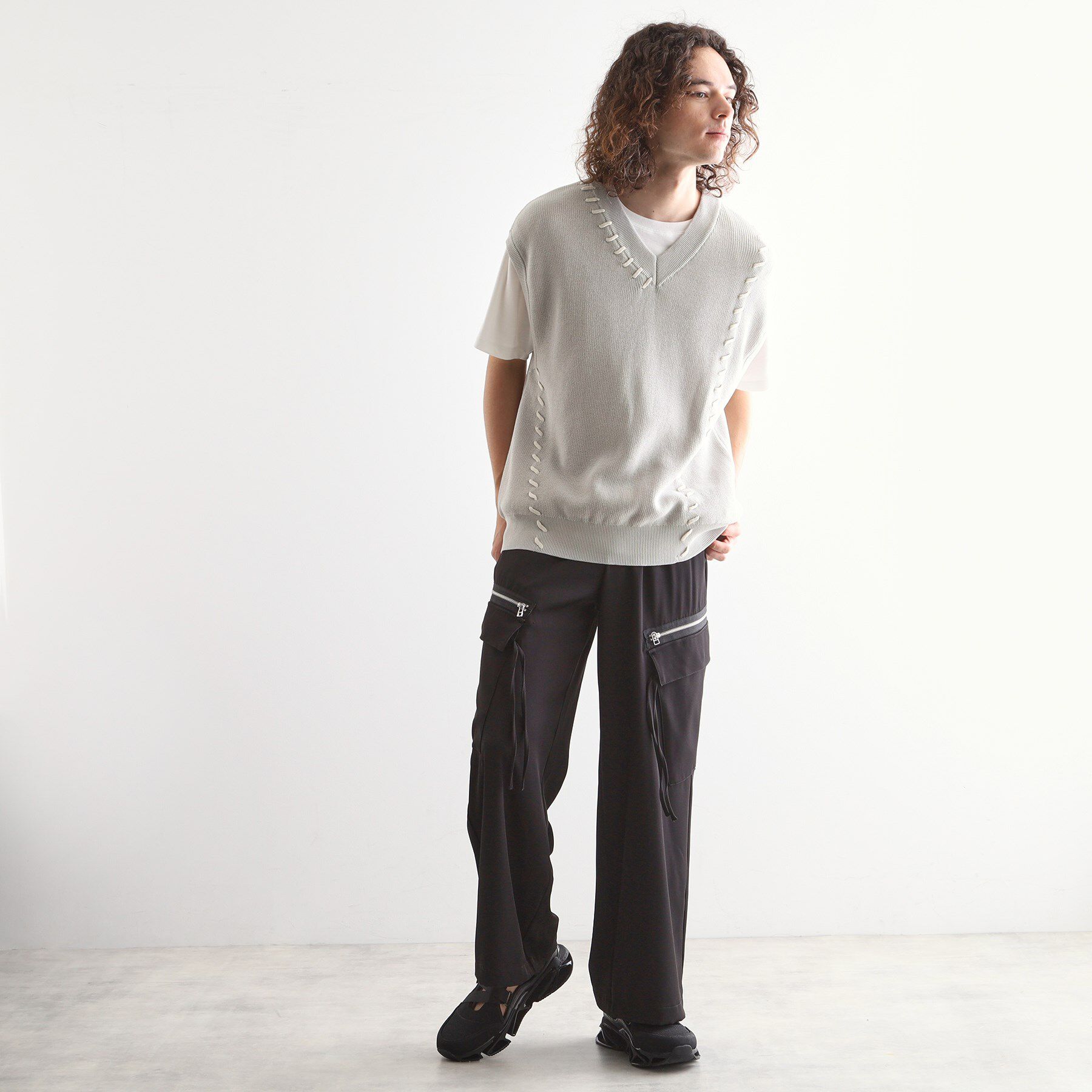 tk.TAKEO KIKUCHI「クロップドVネックニットベスト」|ベスト・ジレ|