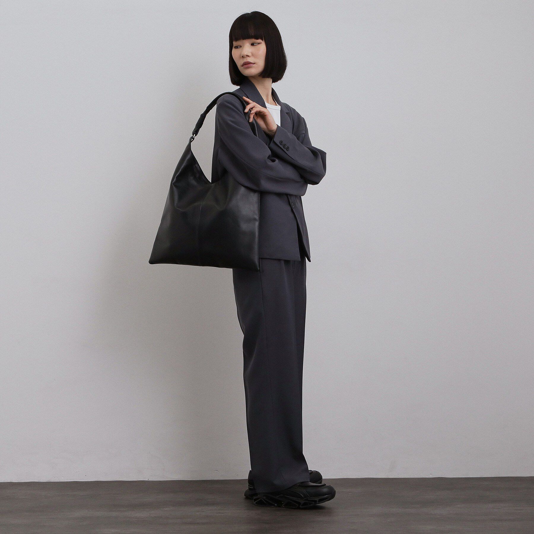 tk.TAKEO KIKUCHI「【牛革使用】リアルレザートラペゾイドバッグ」|トートバッグ|