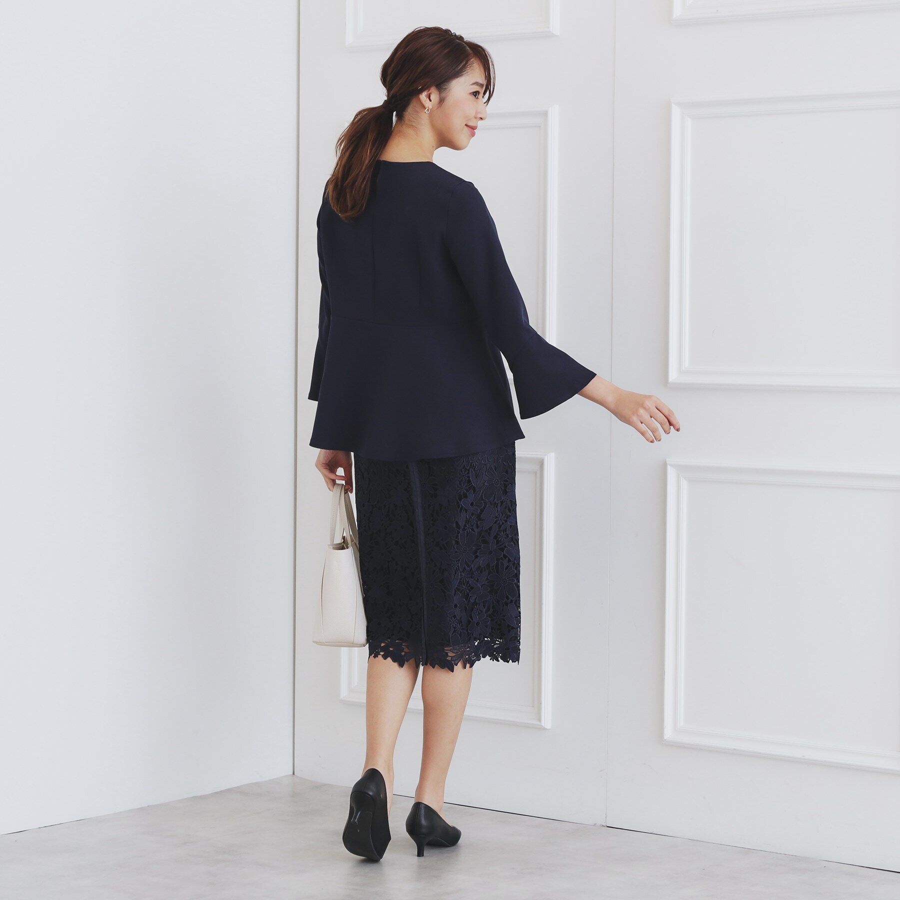 index「＜通勤・セレモニー/セットアップ対応＞フレアスリーブブラウス【洗濯機洗い可/ストレッチ/イージーアイ」|シャツ・ブラウス|