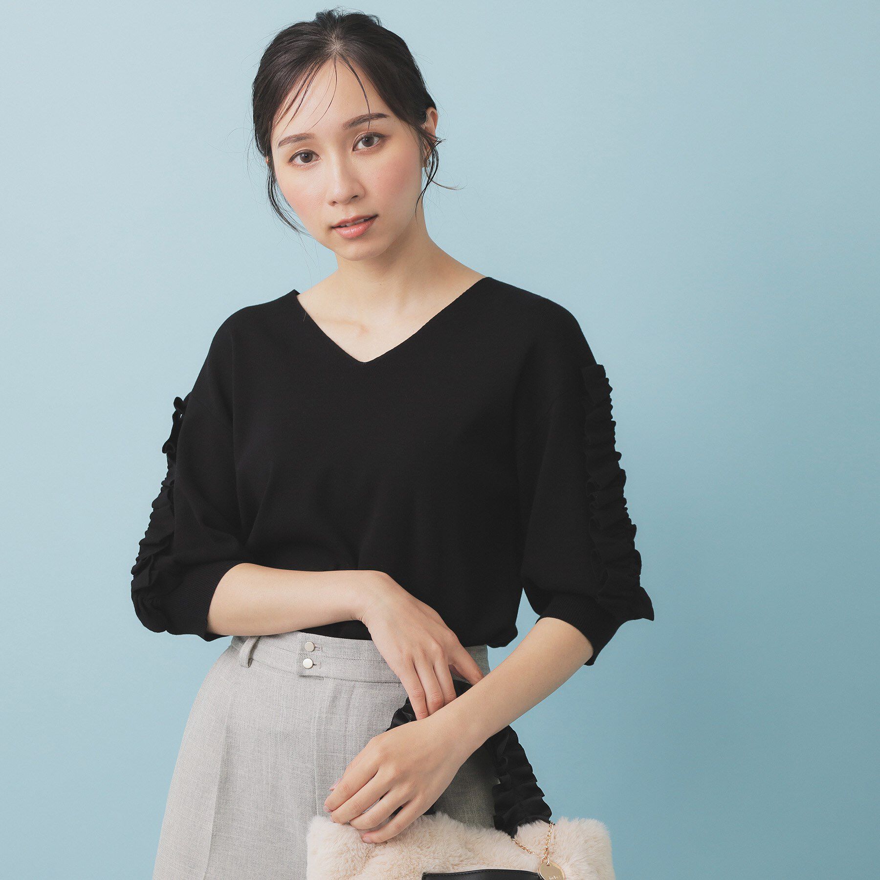 index「ラップフリルVネックニット【洗濯機洗い可/接触冷感/UVケア】」|ニット・セーター|ブラック(019)