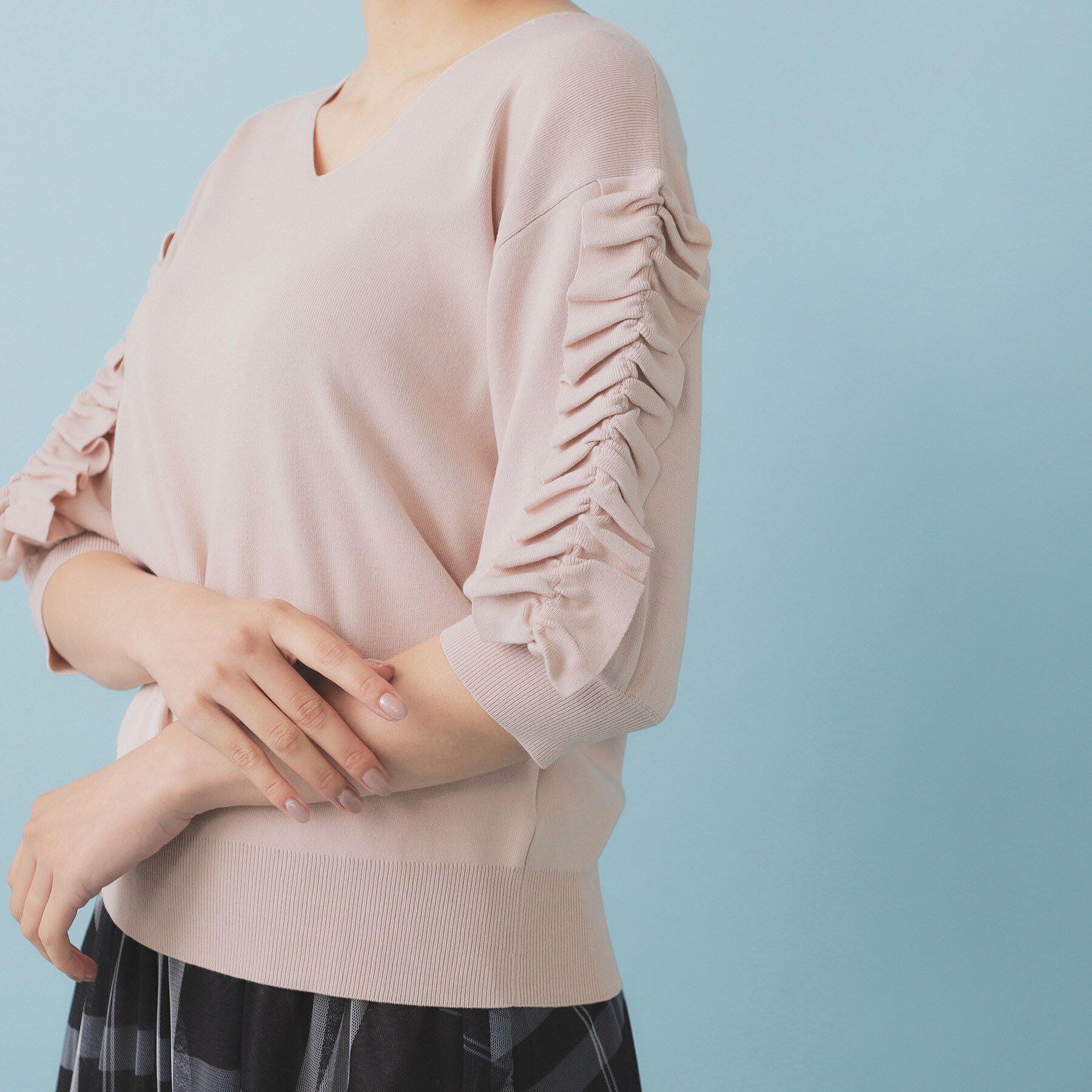 index「ラップフリルVネックニット【洗濯機洗い可/接触冷感/UVケア】」|ニット・セーター|