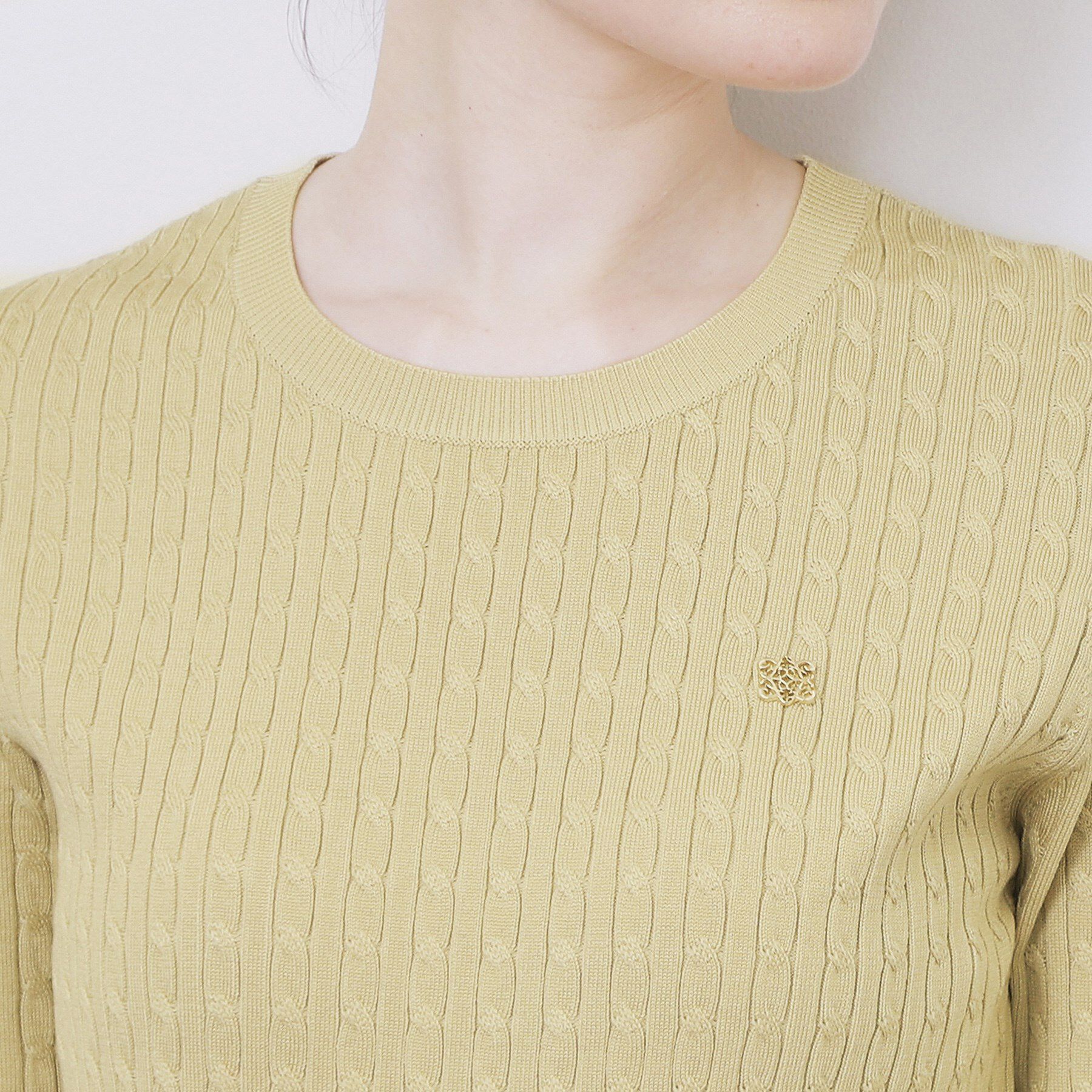 index「ゴールドプレート付きケーブルニット【洗濯機OK】」|ニット・セーター|