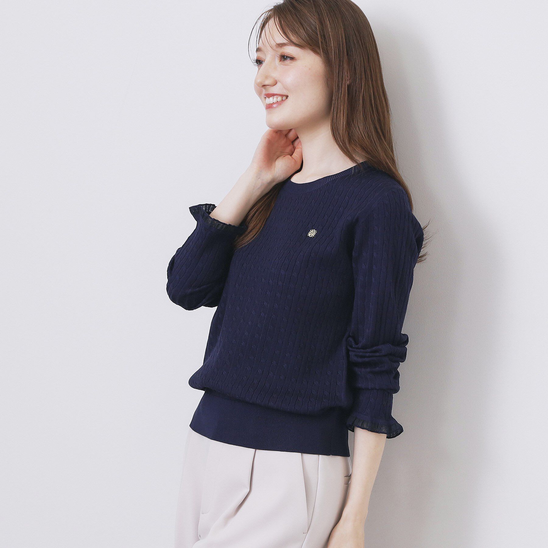 index「ゴールドプレート付きケーブルニット【洗濯機OK】」|ニット・セーター|ネイビー(894)