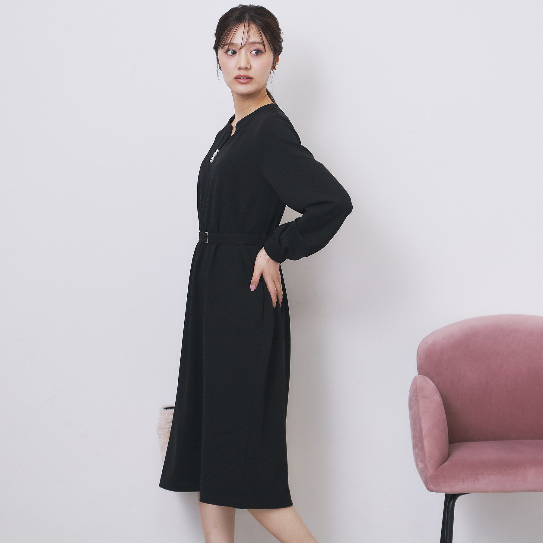 index「パール調ボタン付きキーネックワンピース【洗濯機OK】《S～3L》」|ワンピース|