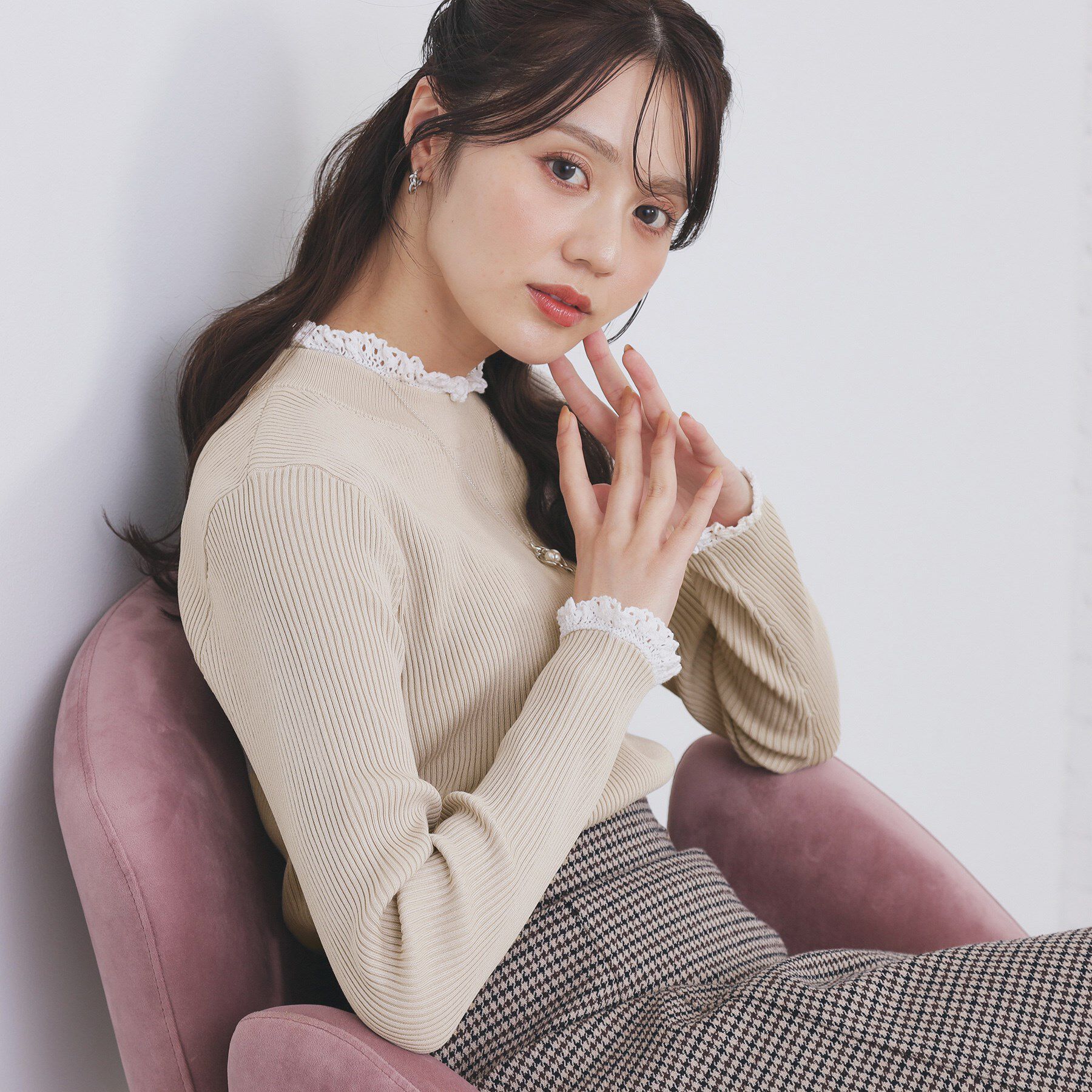 index「コットンレースフリルリブニット【洗濯機OK/抗ピル】」|ニット・セーター|グレージュ(850)
