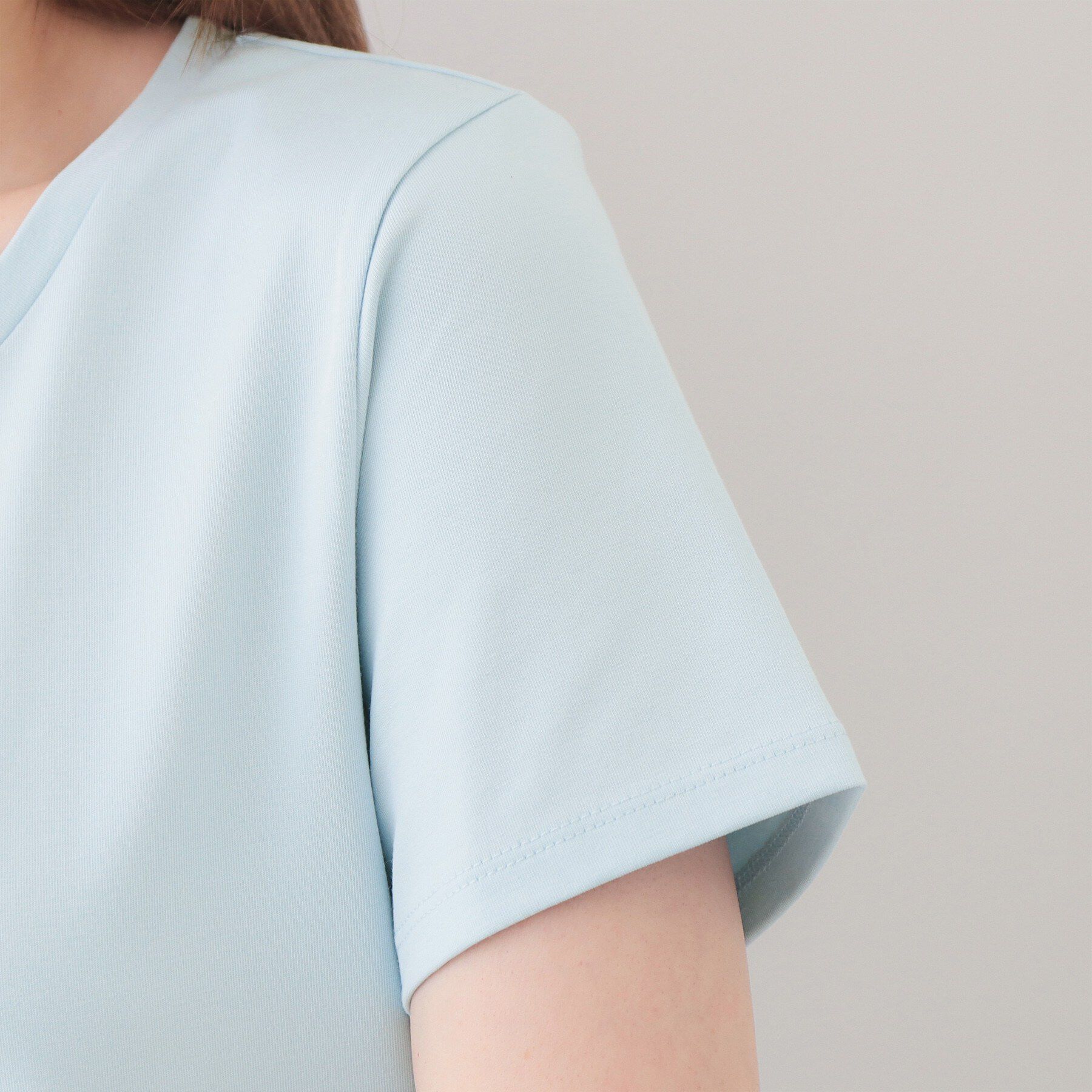 index「薄手なのに透けにくい！ベーシックTシャツ【洗濯機OK/接触冷感/吸水速乾/透け防止/UVケア】《S～」|Tシャツ・カットソー|