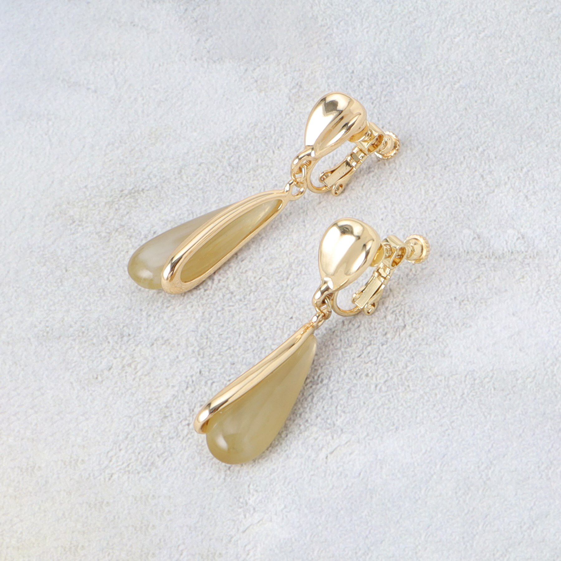 OPAQUE.CLIP「カラーしずくイヤリング」|イヤリング|