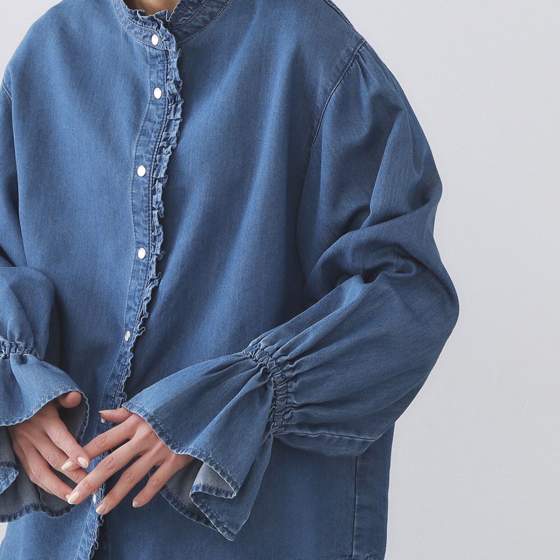 OPAQUE.CLIP「セルロース混デニムフリルブラウス【洗濯機OK】」|シャツ・ブラウス|