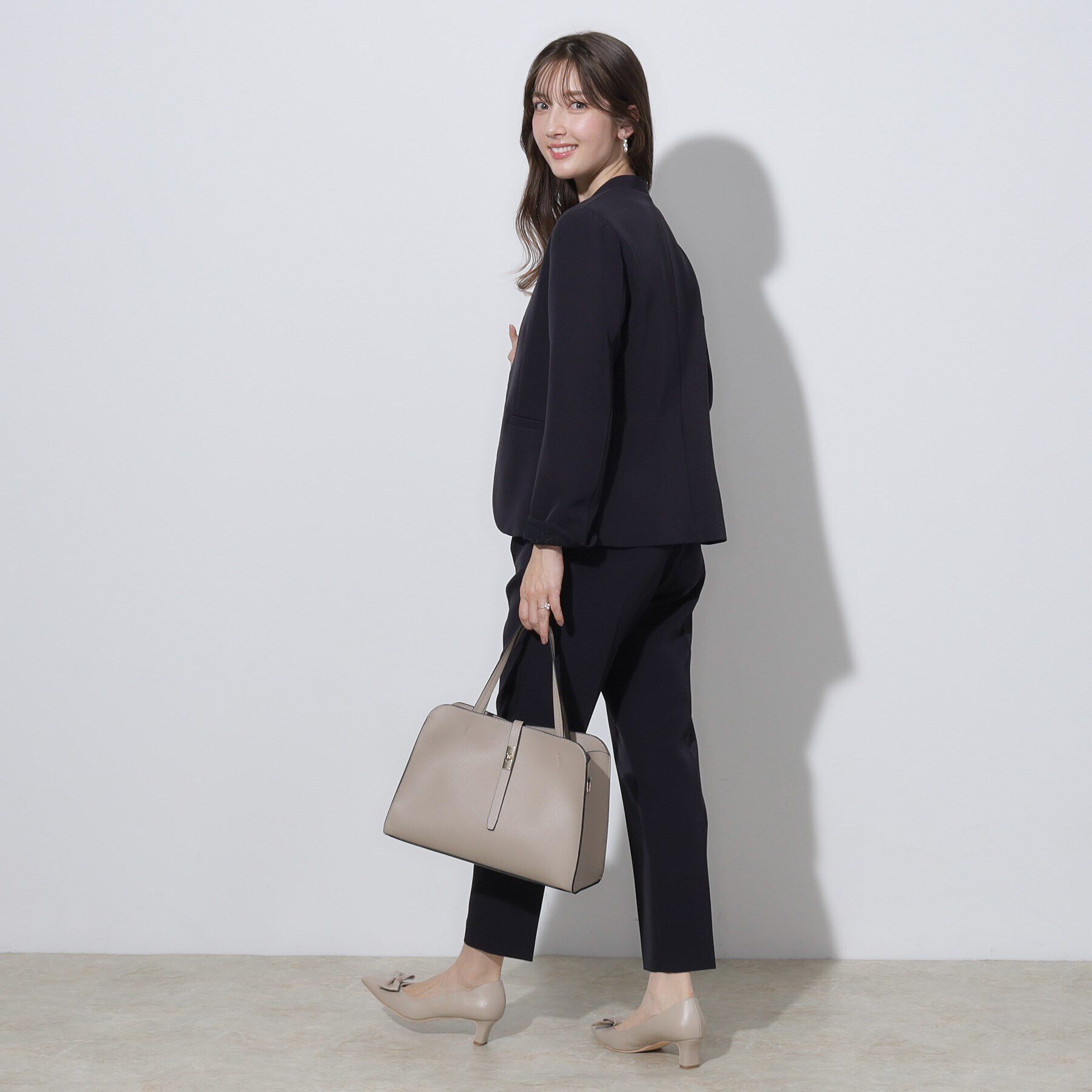 Couture broach「【セレモニーシーン/お仕事にも】ダブルクロスカラーレスジャケット」|ノーカラージャケット|