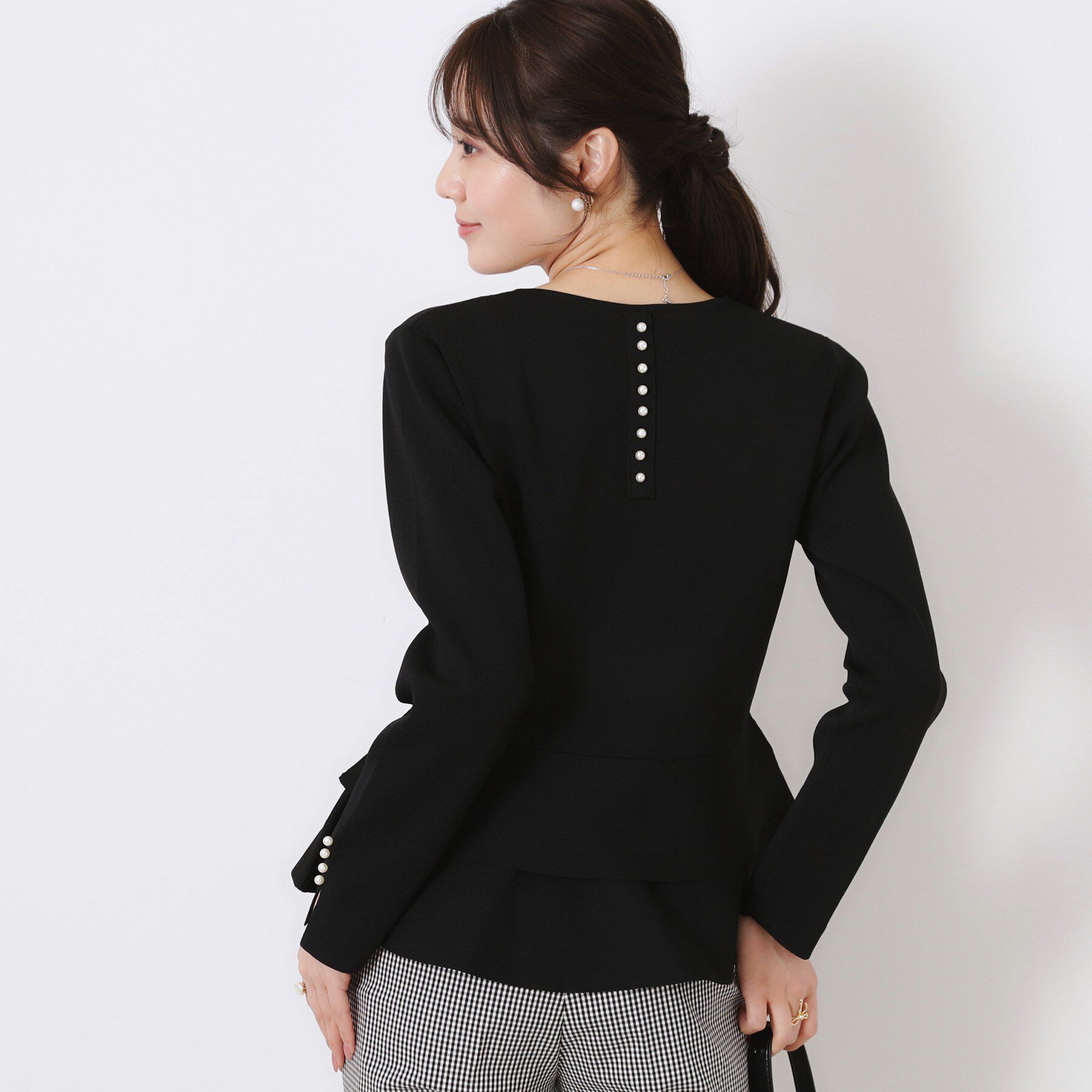 Couture broach「【大人可愛い・通勤】バックパール調ペプラムニット」|ニット・セーター|