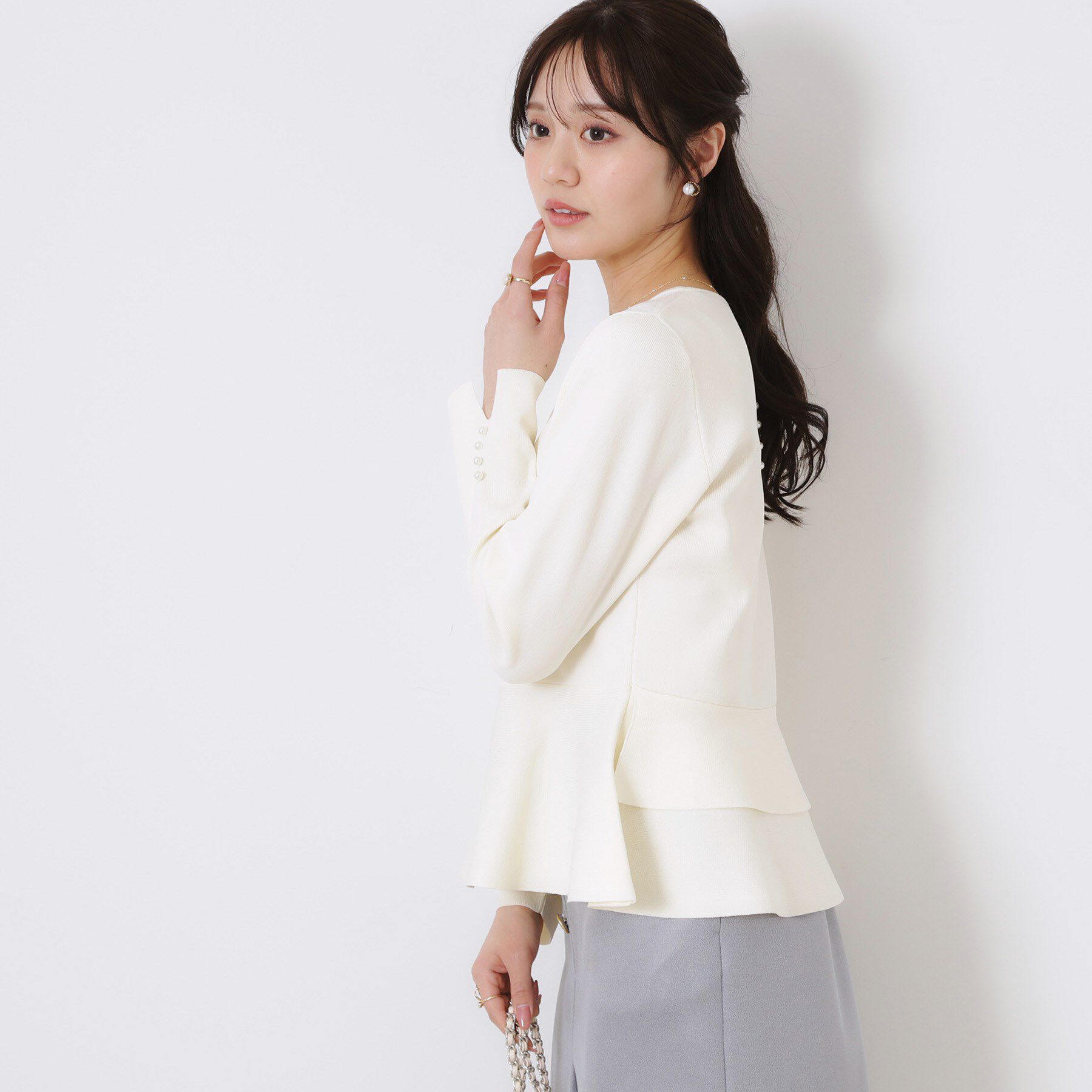 Couture broach「【大人可愛い・通勤】バックパール調ペプラムニット」|ニット・セーター|