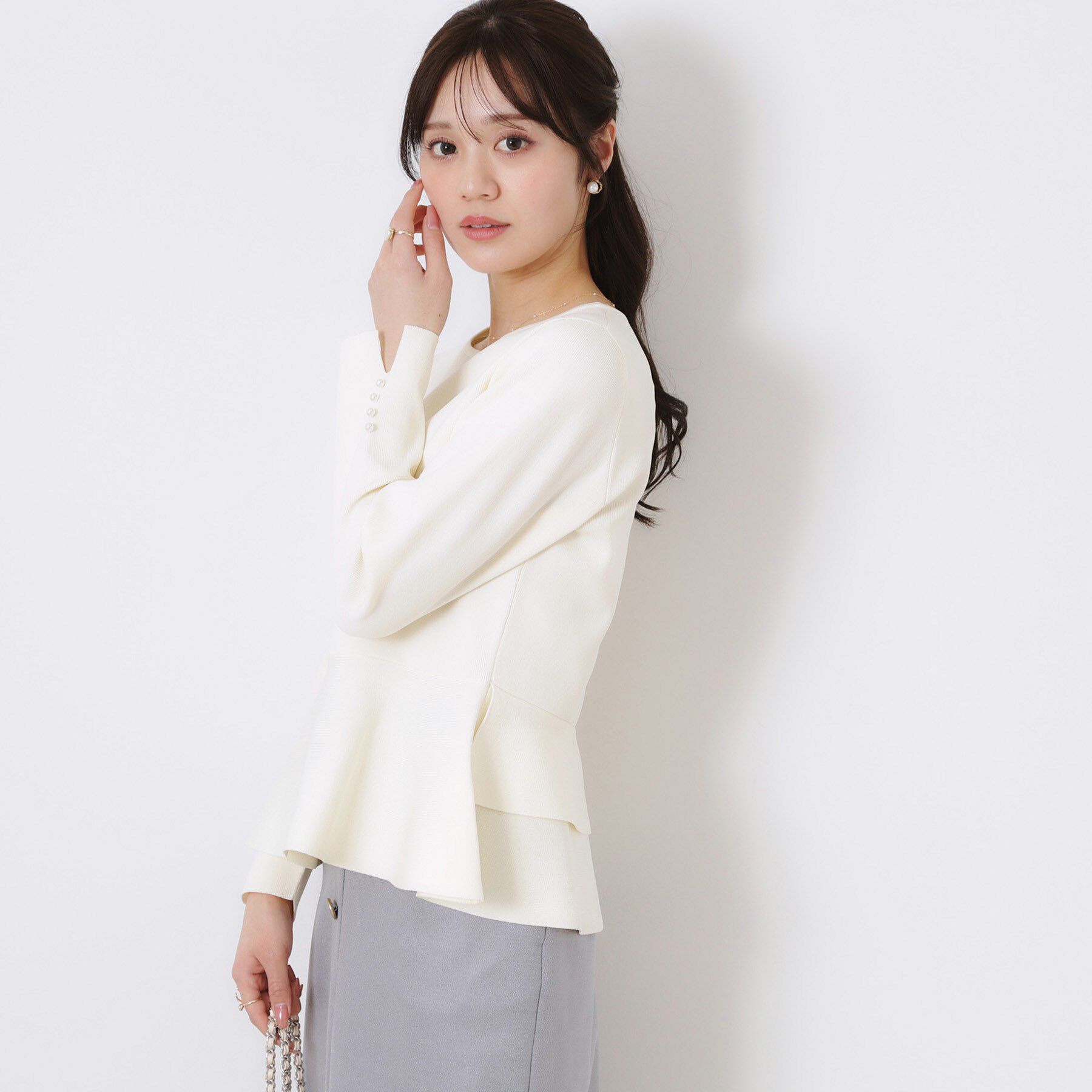 Couture broach「【大人可愛い・通勤】バックパール調ペプラムニット」|ニット・セーター|
