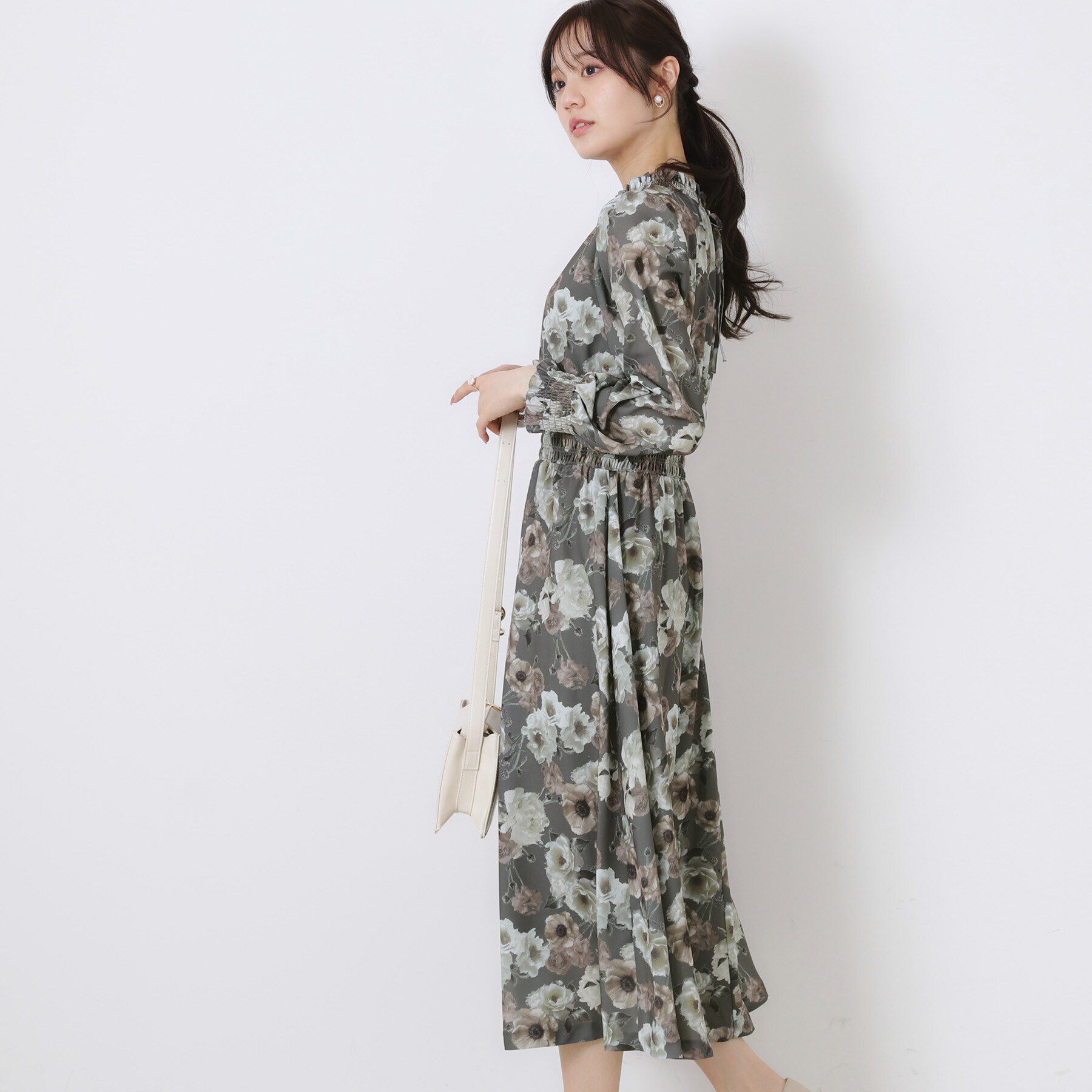 Couture broach「【大人フェミニン・一枚で着映える】Springフラワーシャーリングワンピ」|ワンピース|