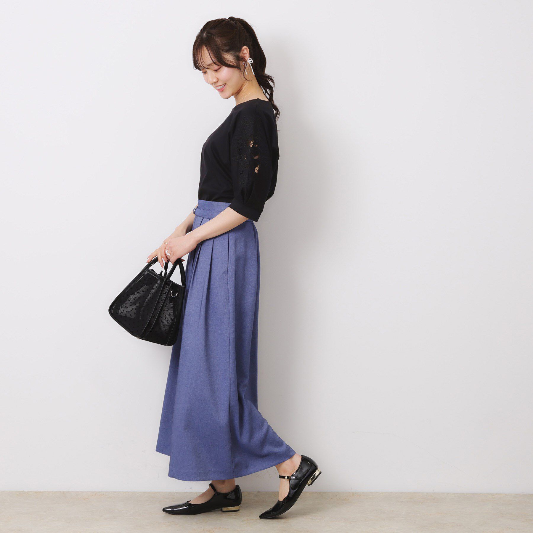 Couture broach「【接触冷感・洗える・UV機能付き・二の腕カバー】デイジー＆リボン エンブロドルマントップス」|Tシャツ・カットソー|