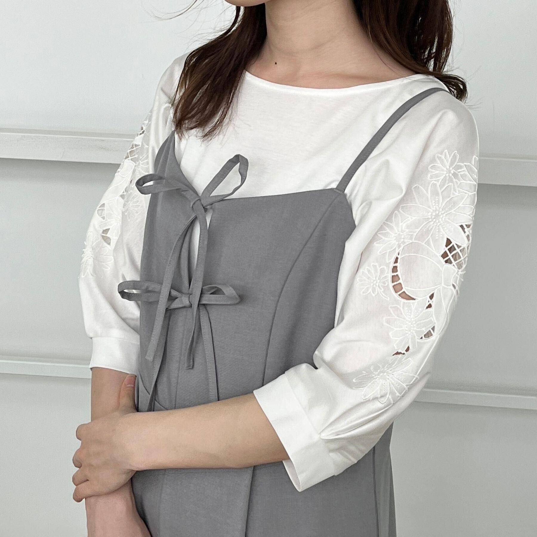 Couture broach「【接触冷感・洗える・UV機能付き・二の腕カバー】デイジー＆リボン エンブロドルマントップス」|Tシャツ・カットソー|