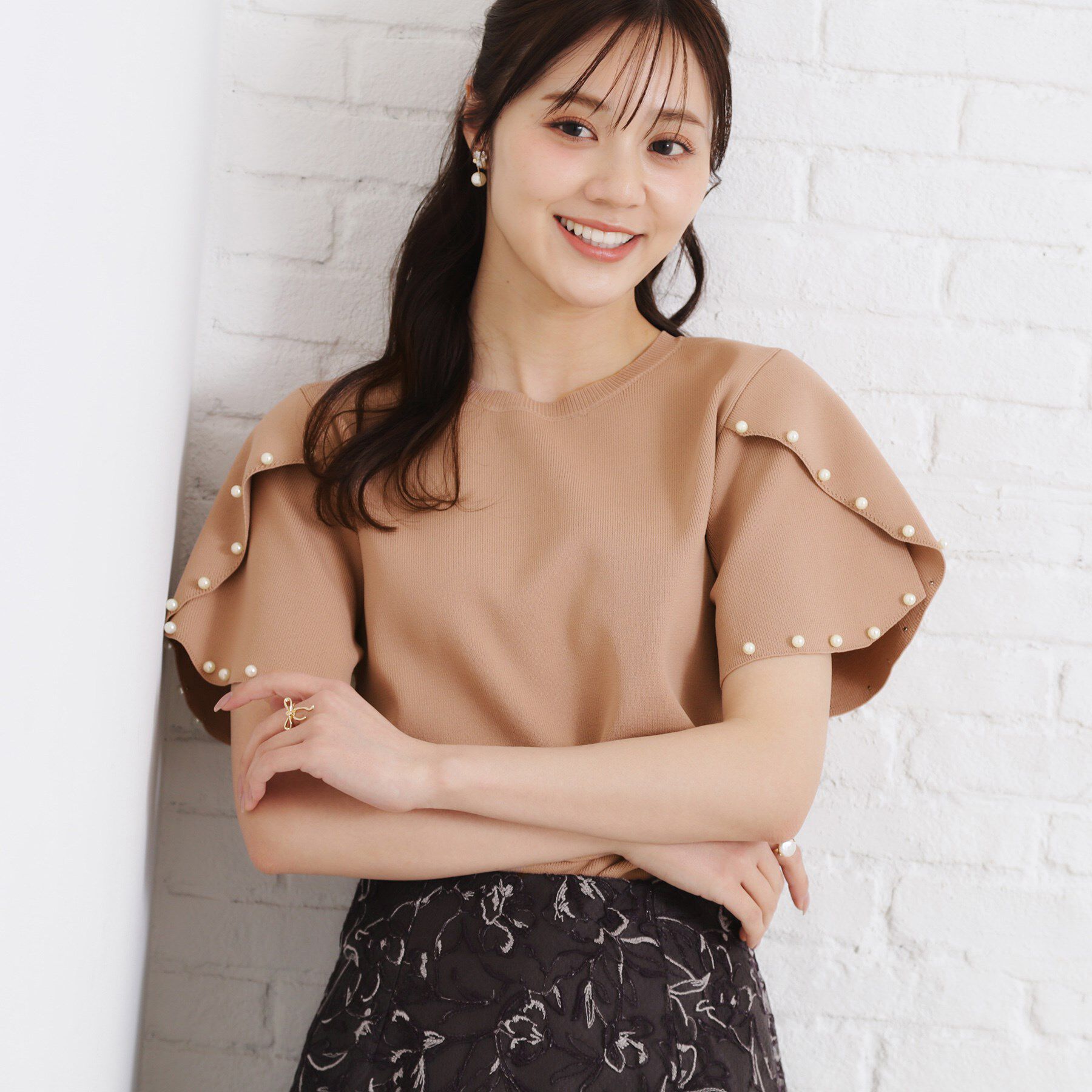 Couture broach「【一枚でキマる・華やか】パール調付チューリップ袖ニット」|ニット・セーター|