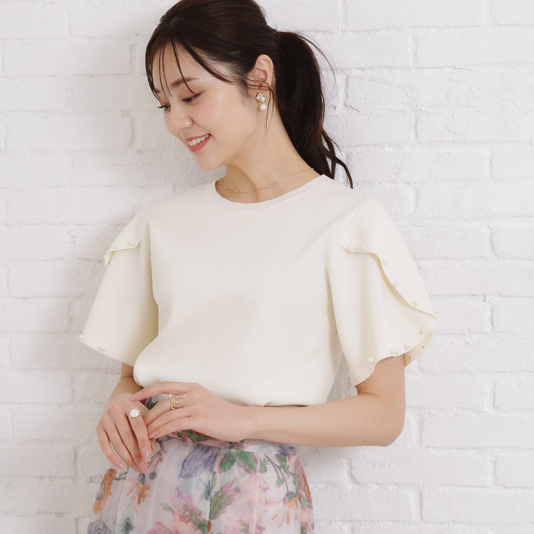 Couture broach「【一枚でキマる・華やか】パール調付チューリップ袖ニット」|ニット・セーター|