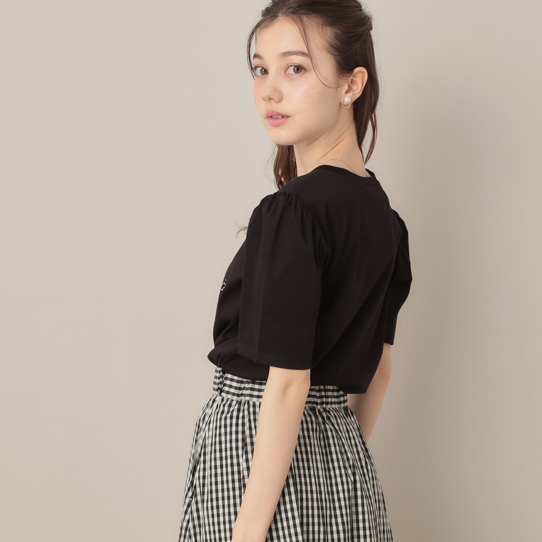 Couture broach「【接触冷感・UV機能あり・マシンウォッシャブル】60シルケット パフュームエンブロTシャツ」|Tシャツ・カットソー|