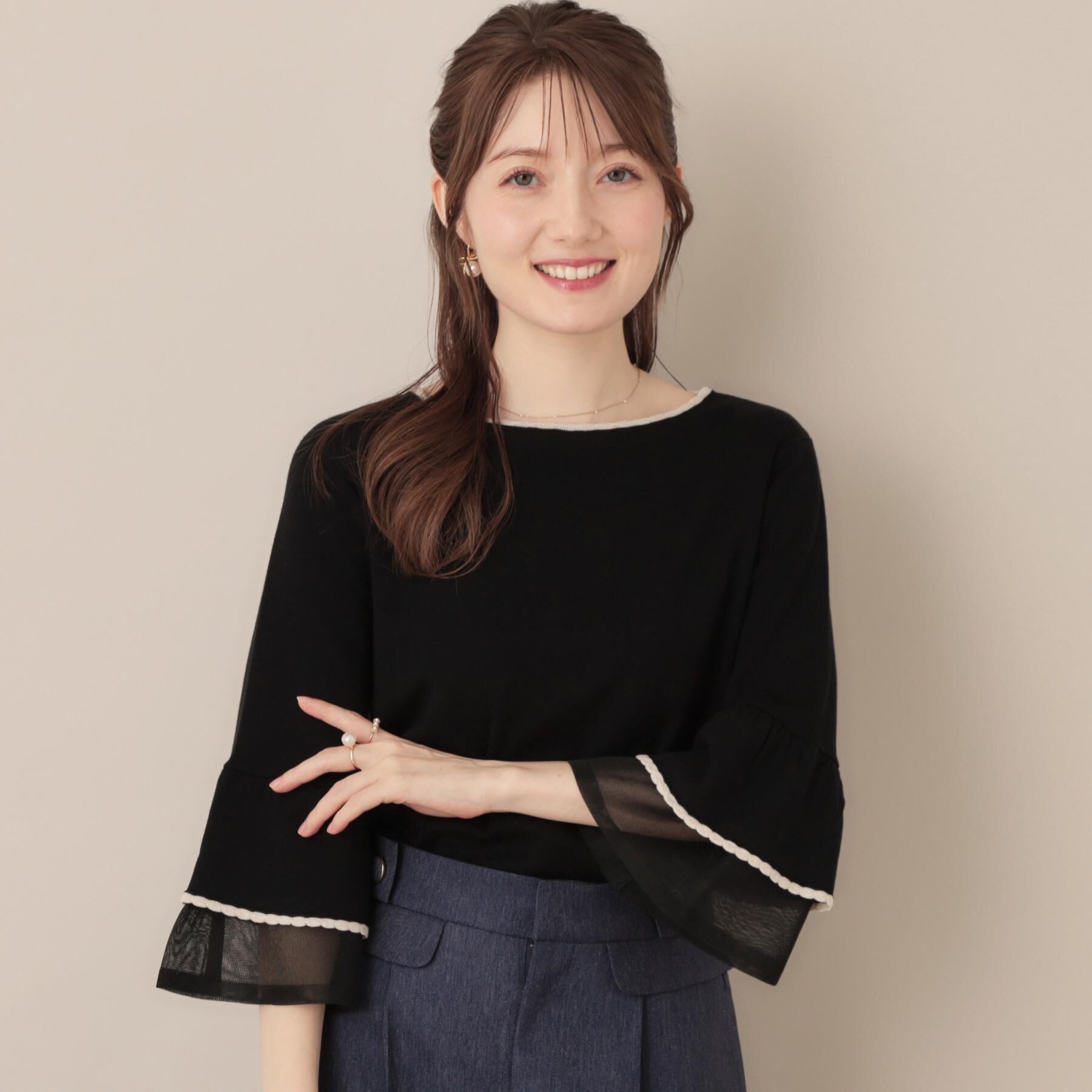 Couture broach「【フェミニン・着映え・通勤】シアーフレアー袖ニットトップス」|ニット・セーター|