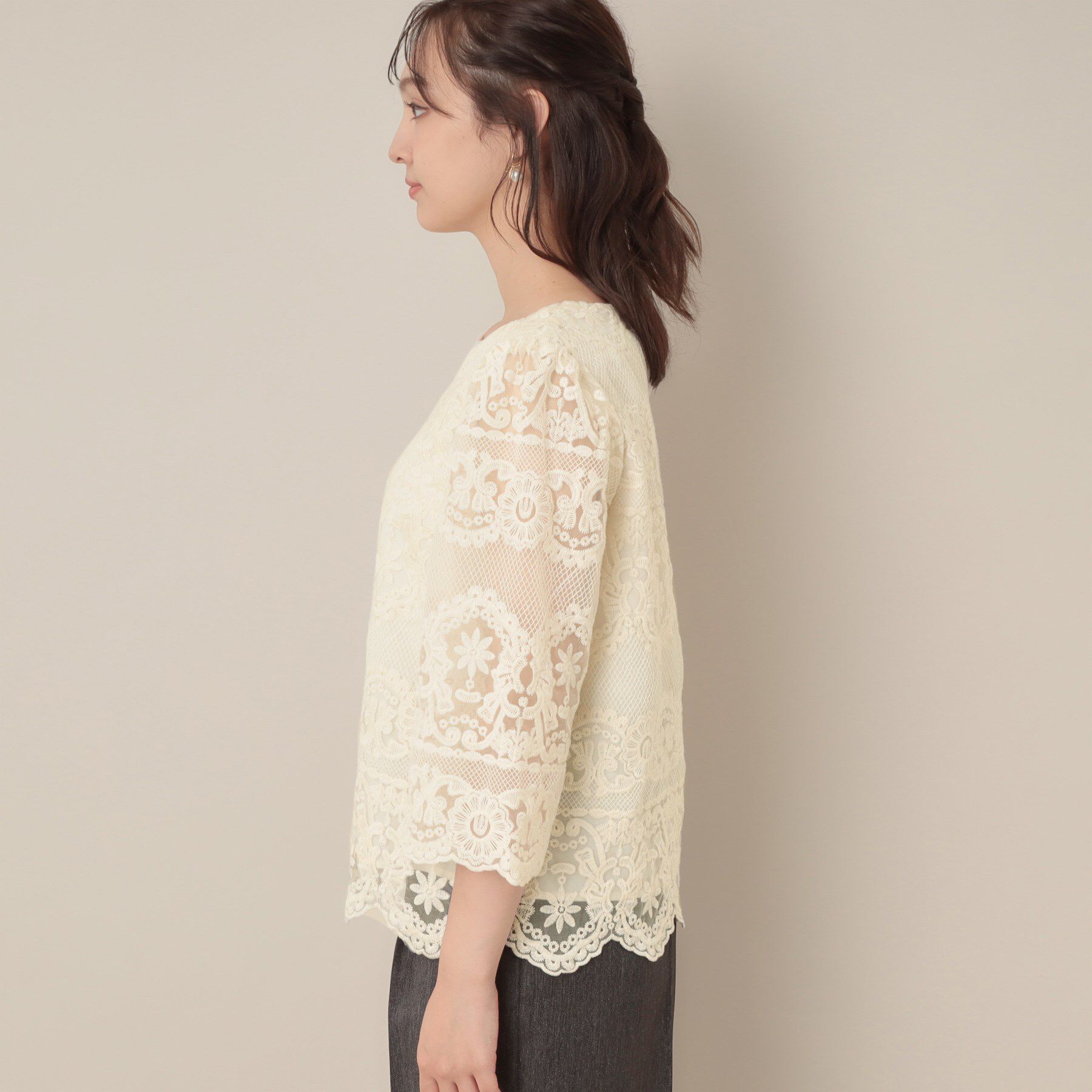 Couture broach「【一枚で着映える・高見え】刺繍レースフレアー袖ブラウス」|シャツ・ブラウス|