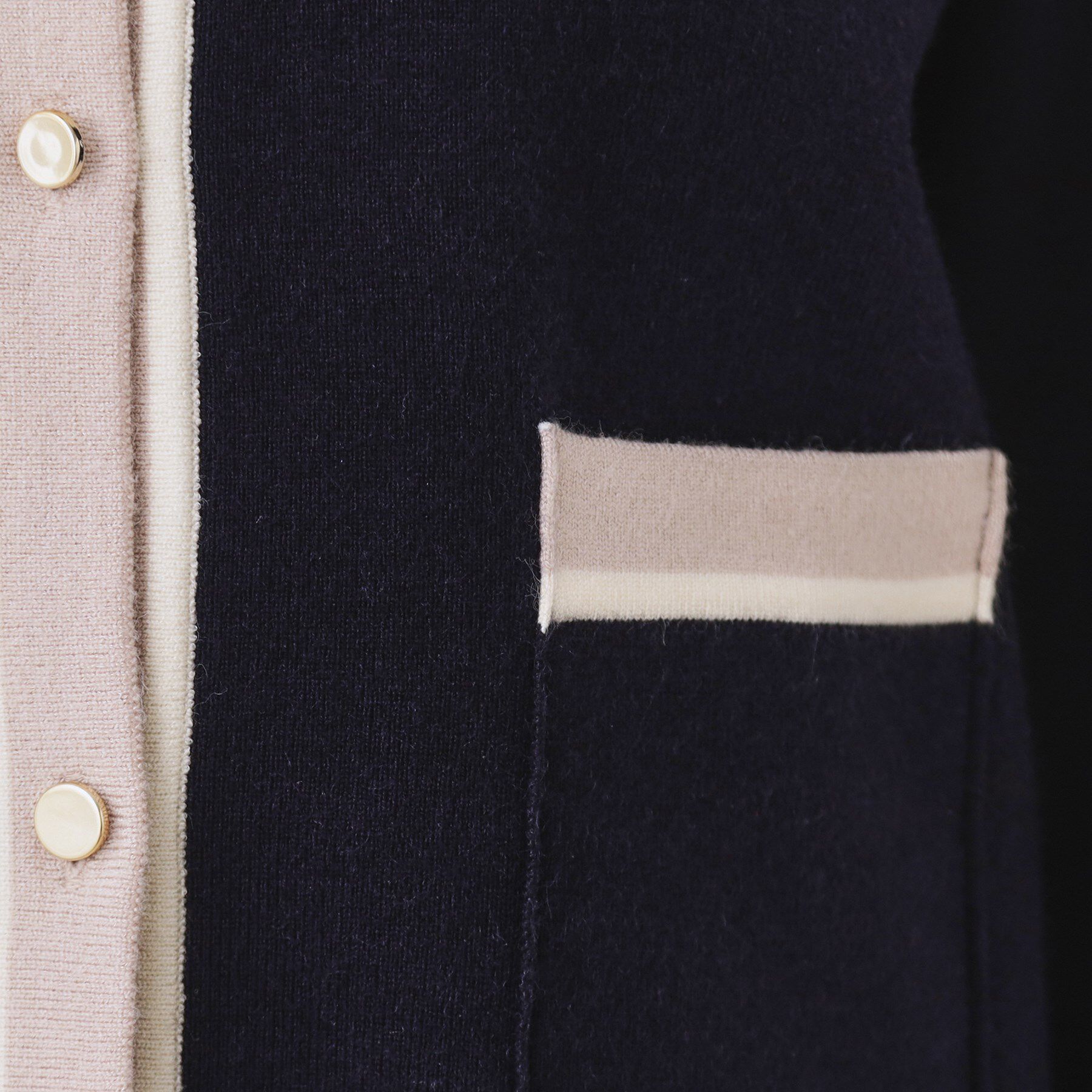 Couture broach「【ハレの日・通勤・着映え】配色 総針カーディガン」|カーディガン|